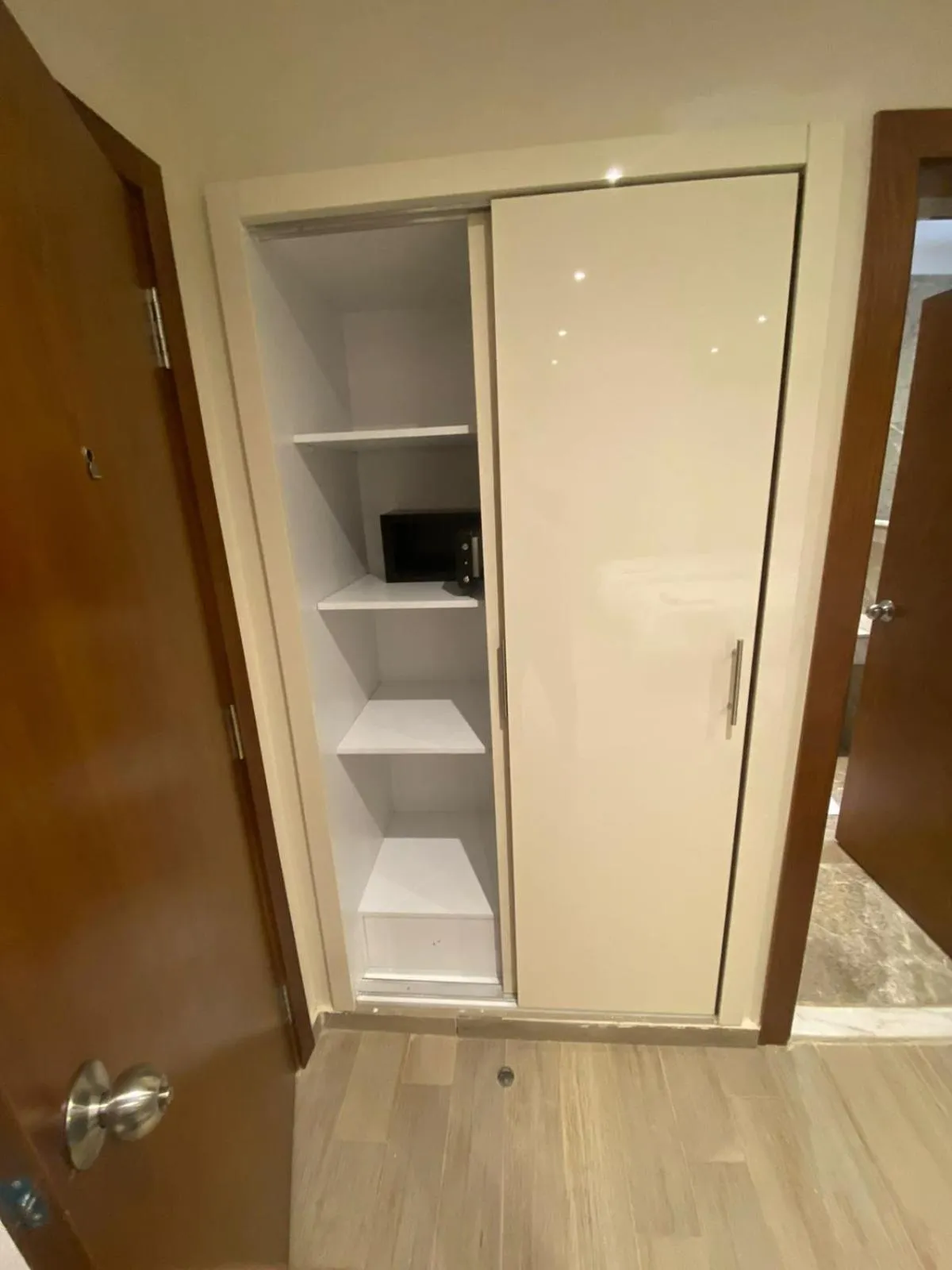 wardrobe in Nakhil Inn Residence