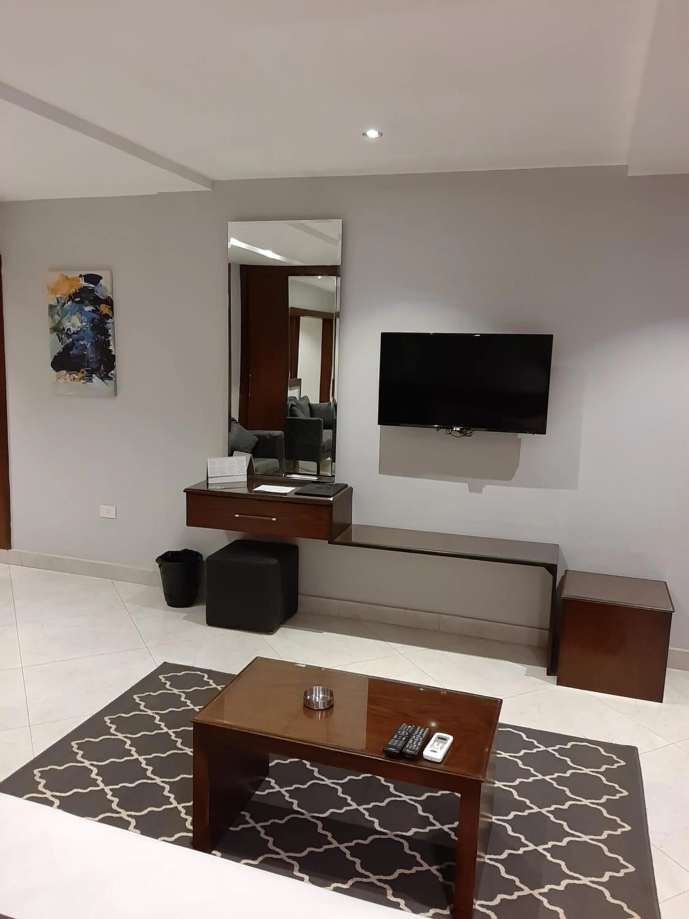 TV and multimedia in Nakhil Inn Residence