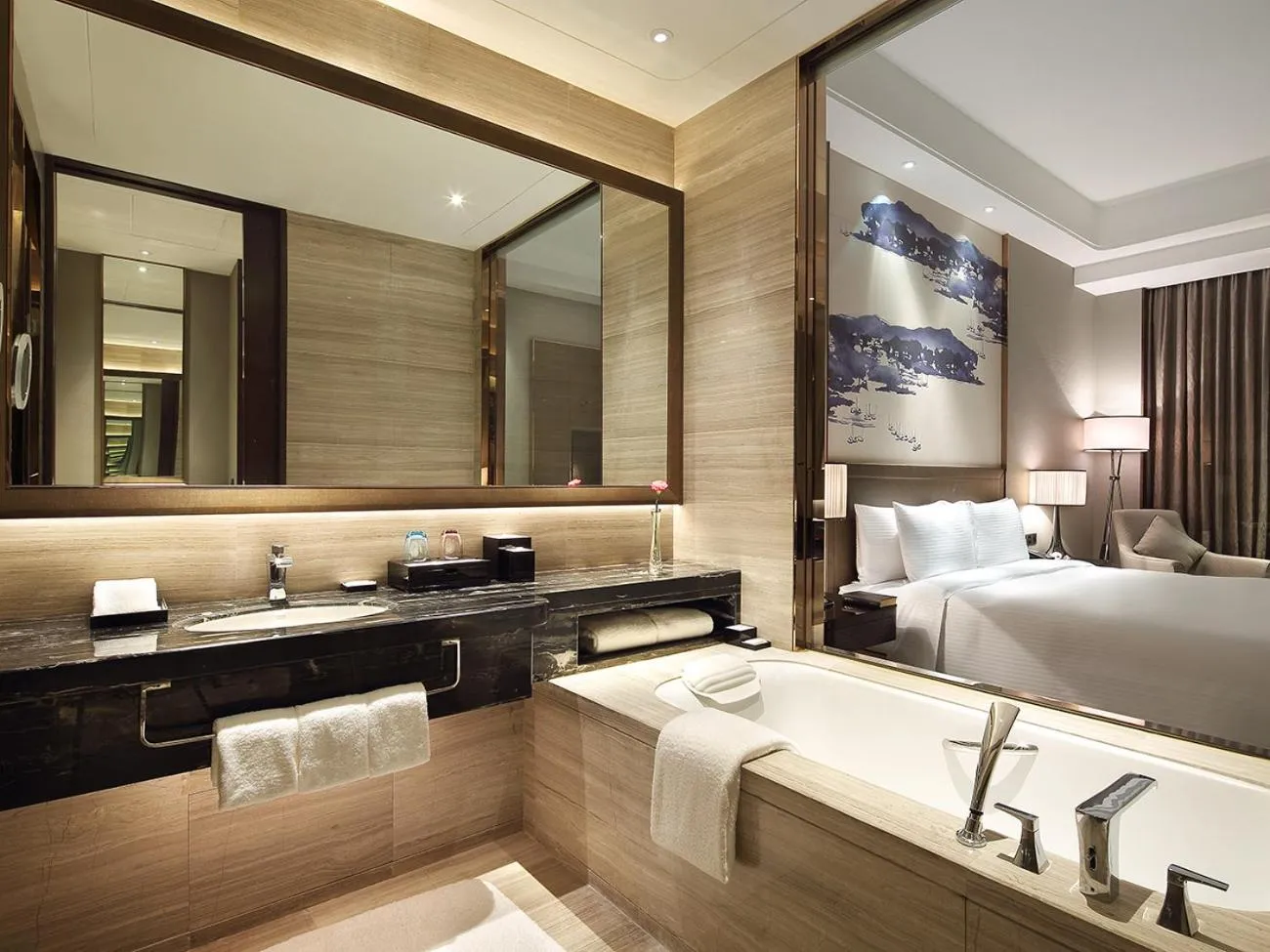 Shower, Bed in Wanda Realm Neijiang