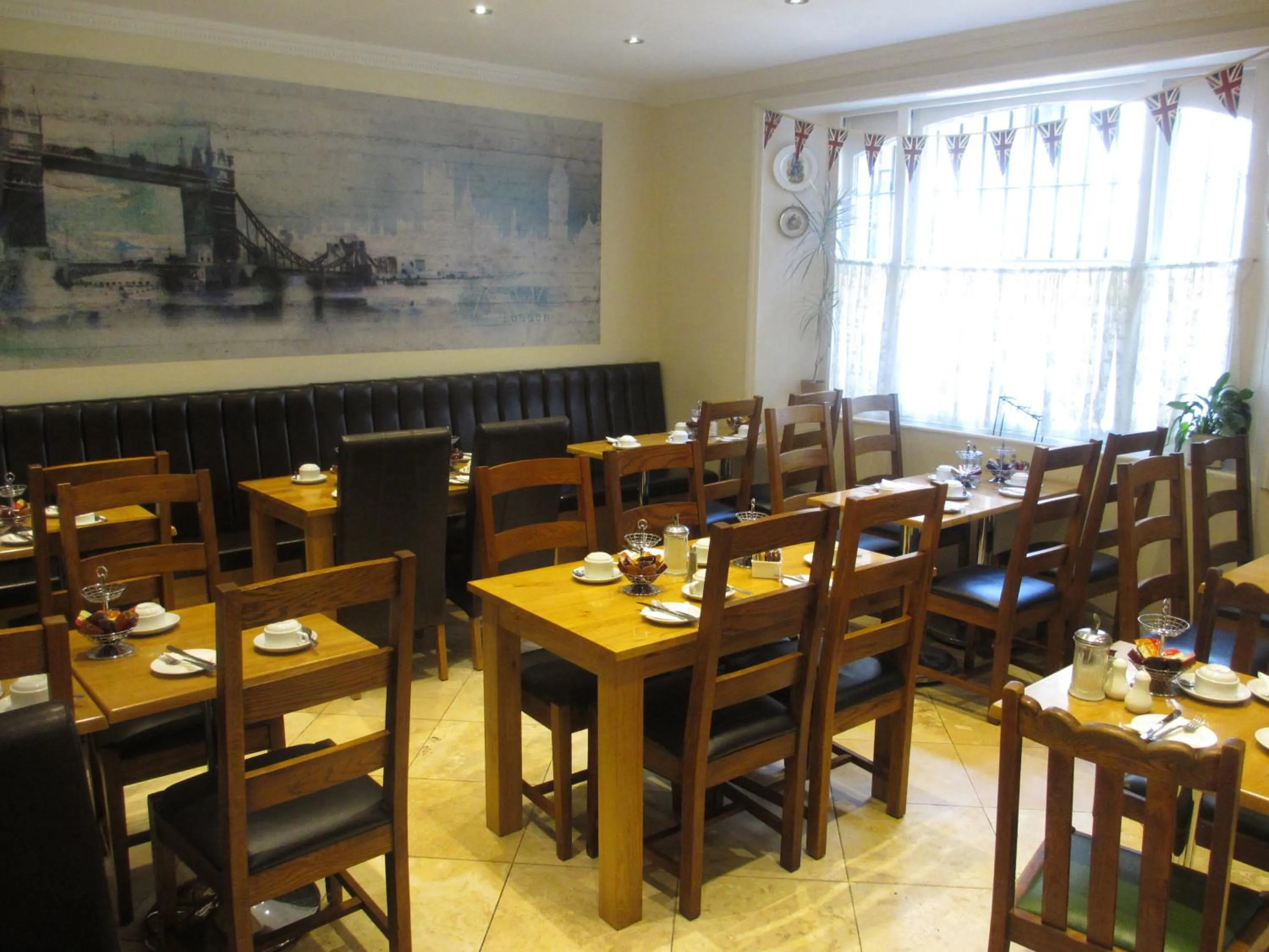 Restaurant/places to eat in Belvedere Hotel