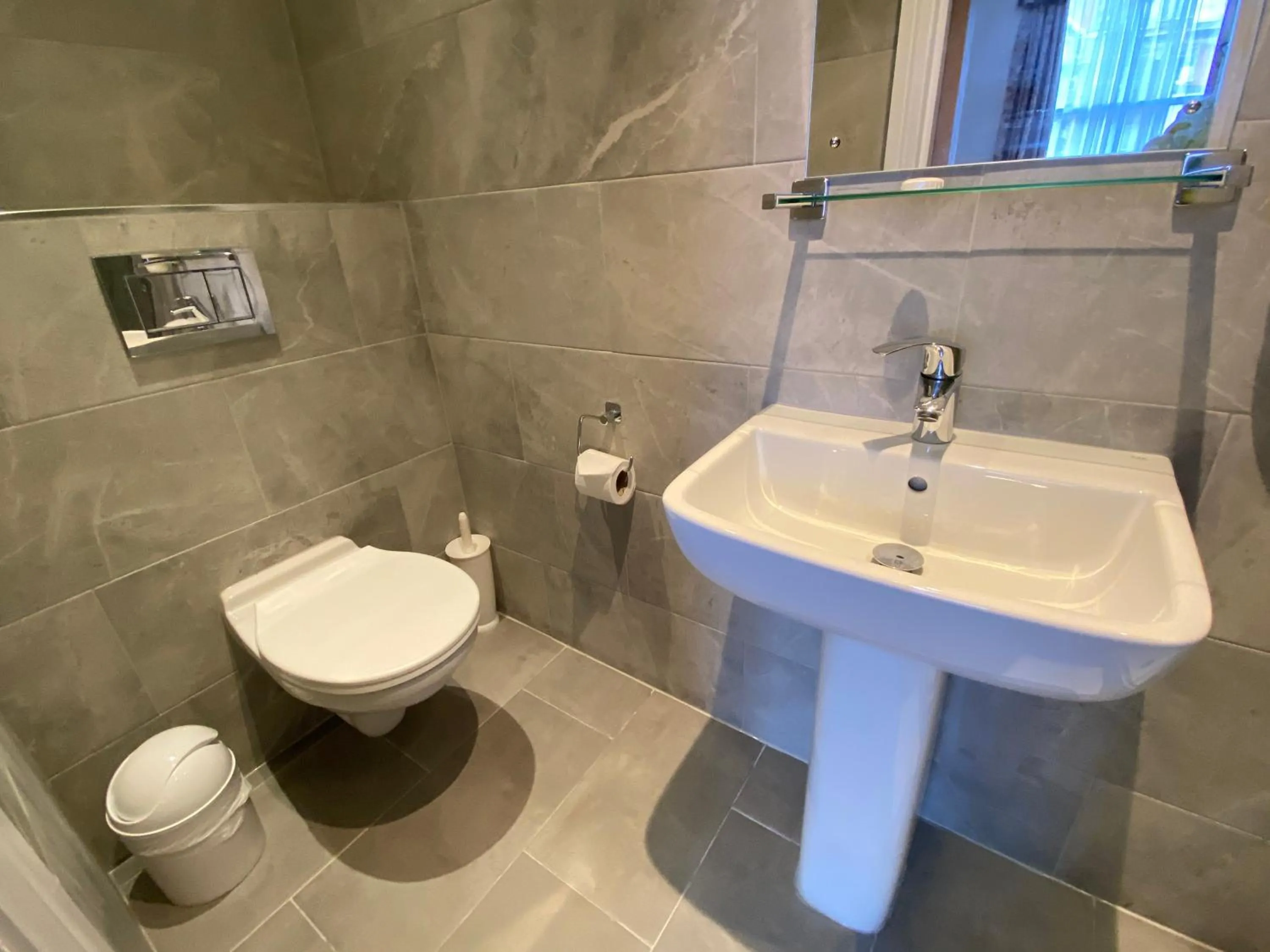 Bathroom in Belvedere Hotel