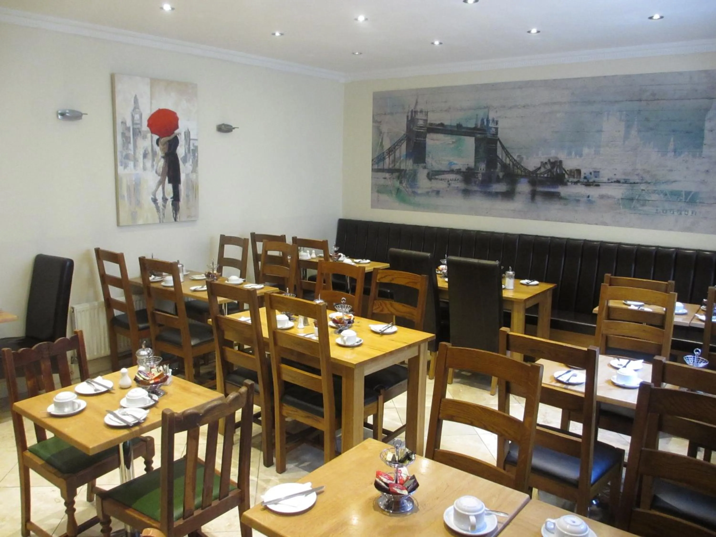 Restaurant/places to eat in Belvedere Hotel