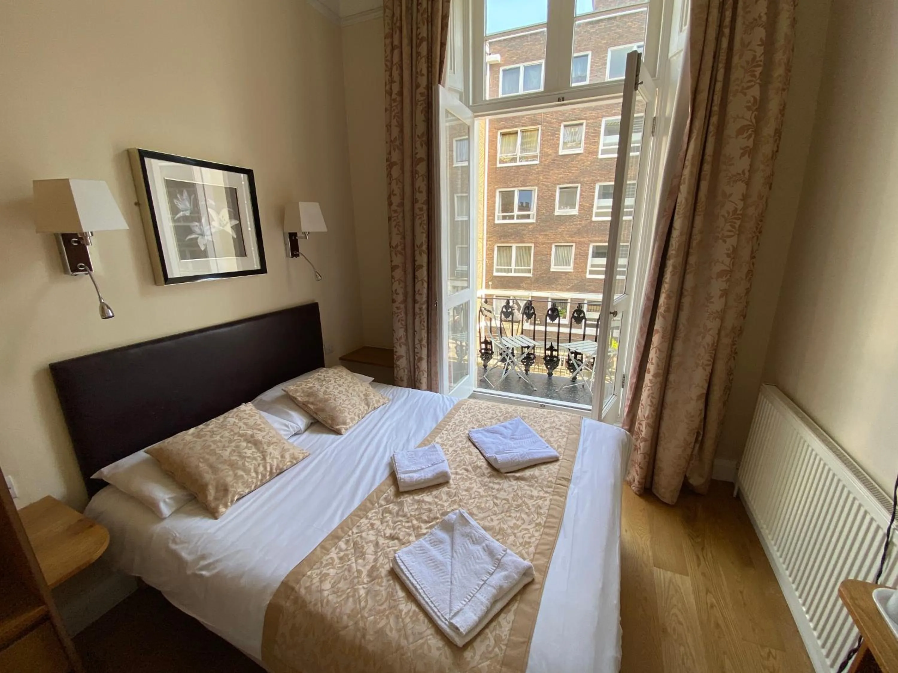 Bed in Belvedere Hotel