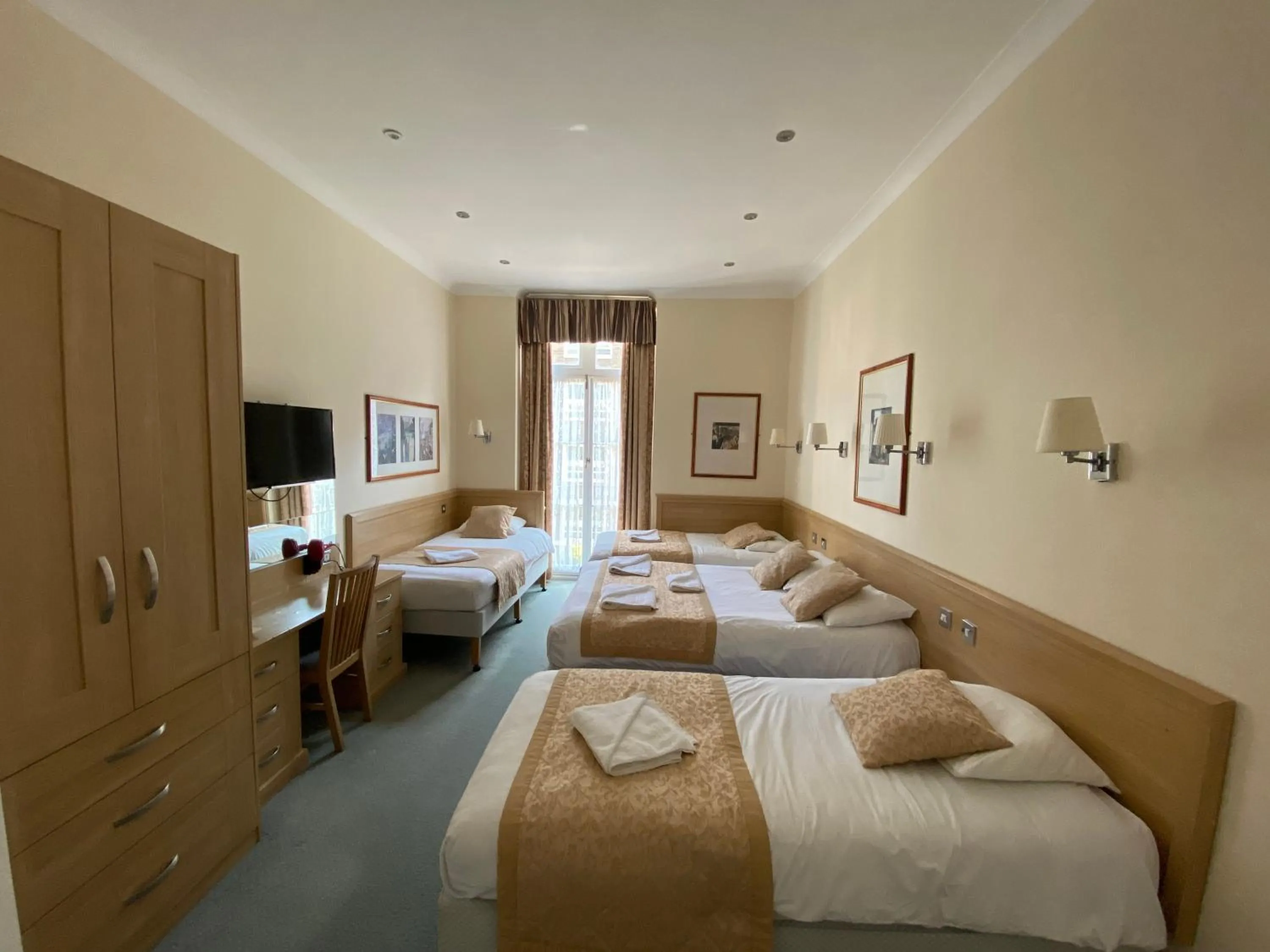 Bed in Belvedere Hotel