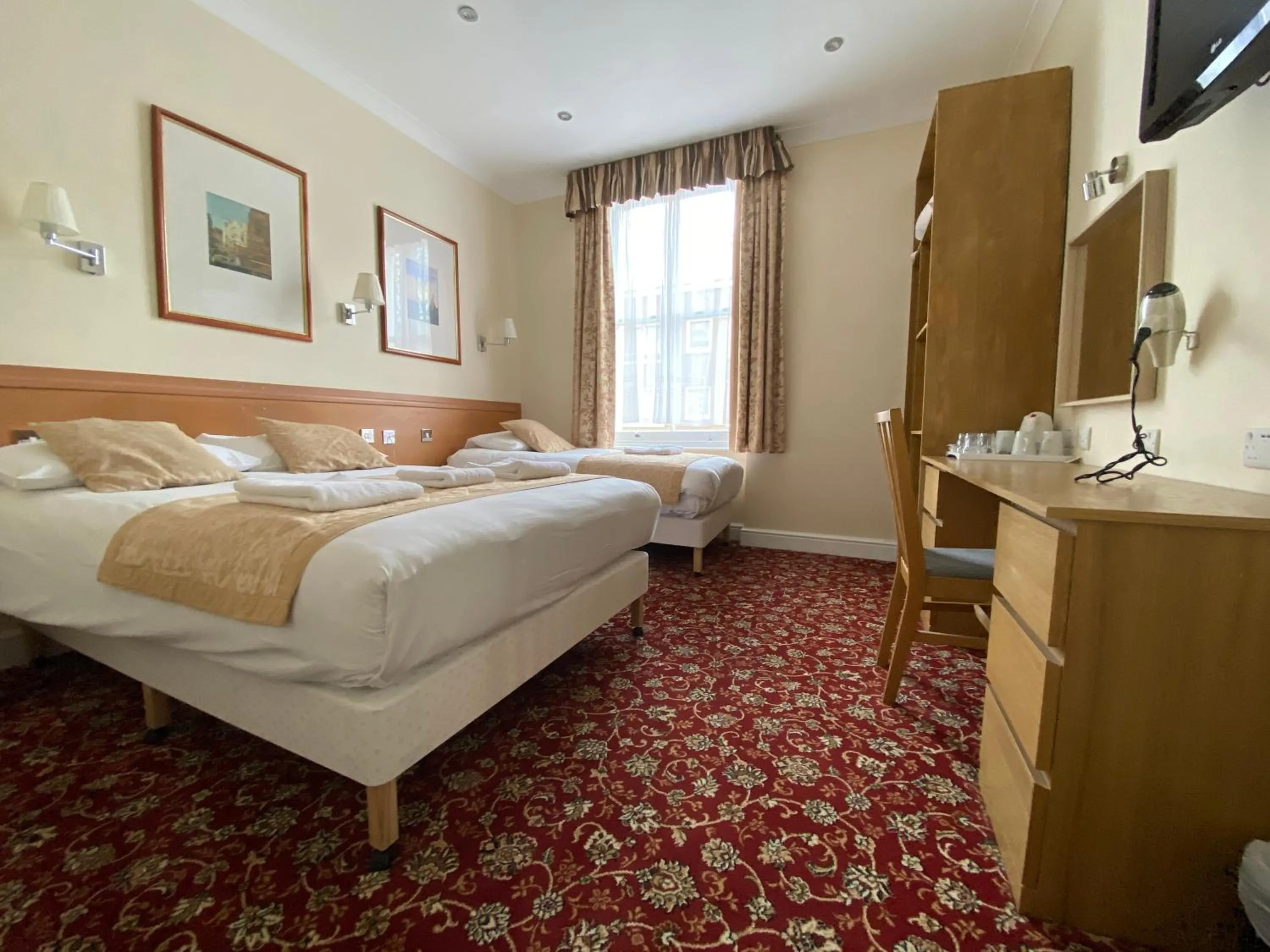 Bed in Belvedere Hotel