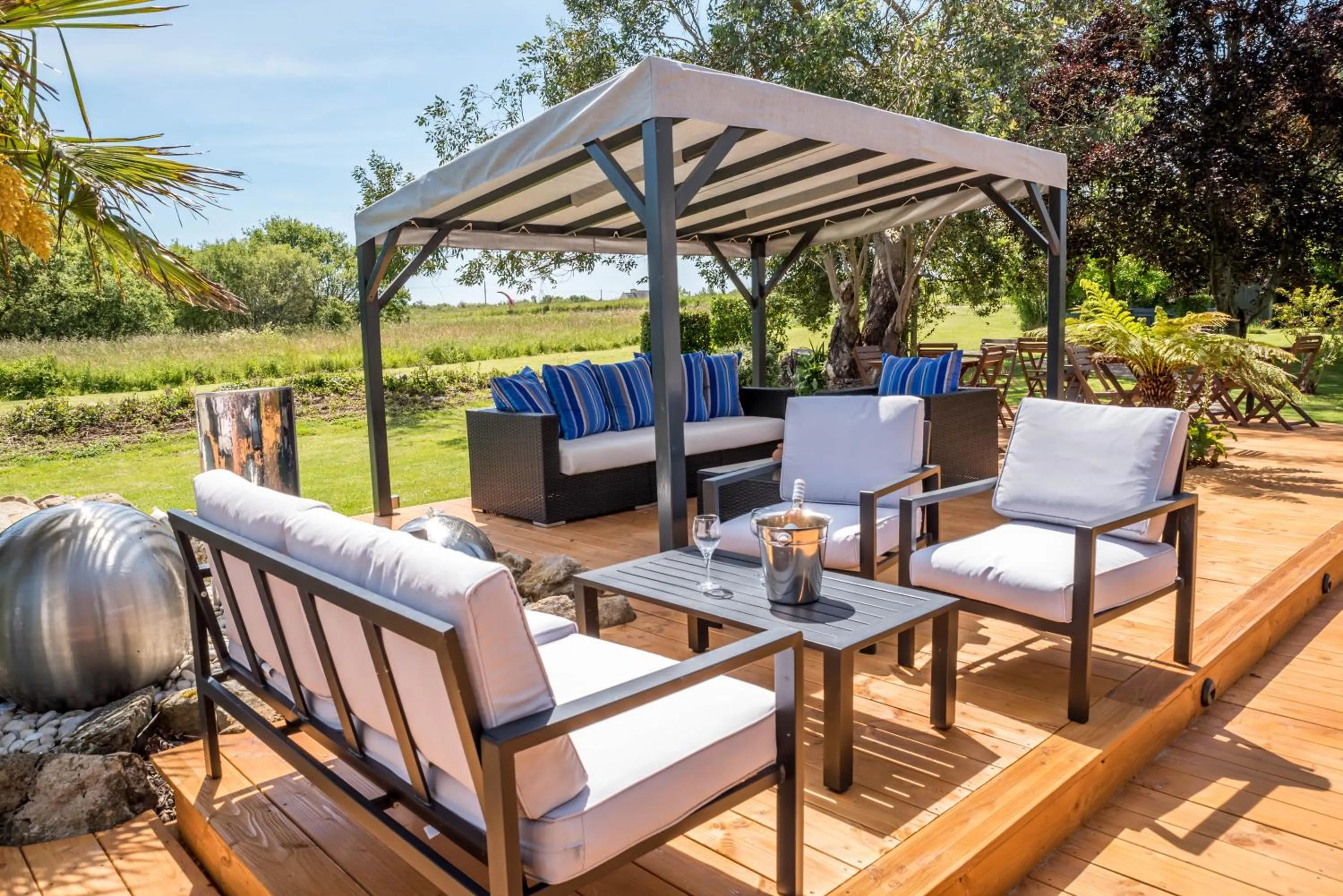 Patio in Carnac Lodge Hotel & Spa