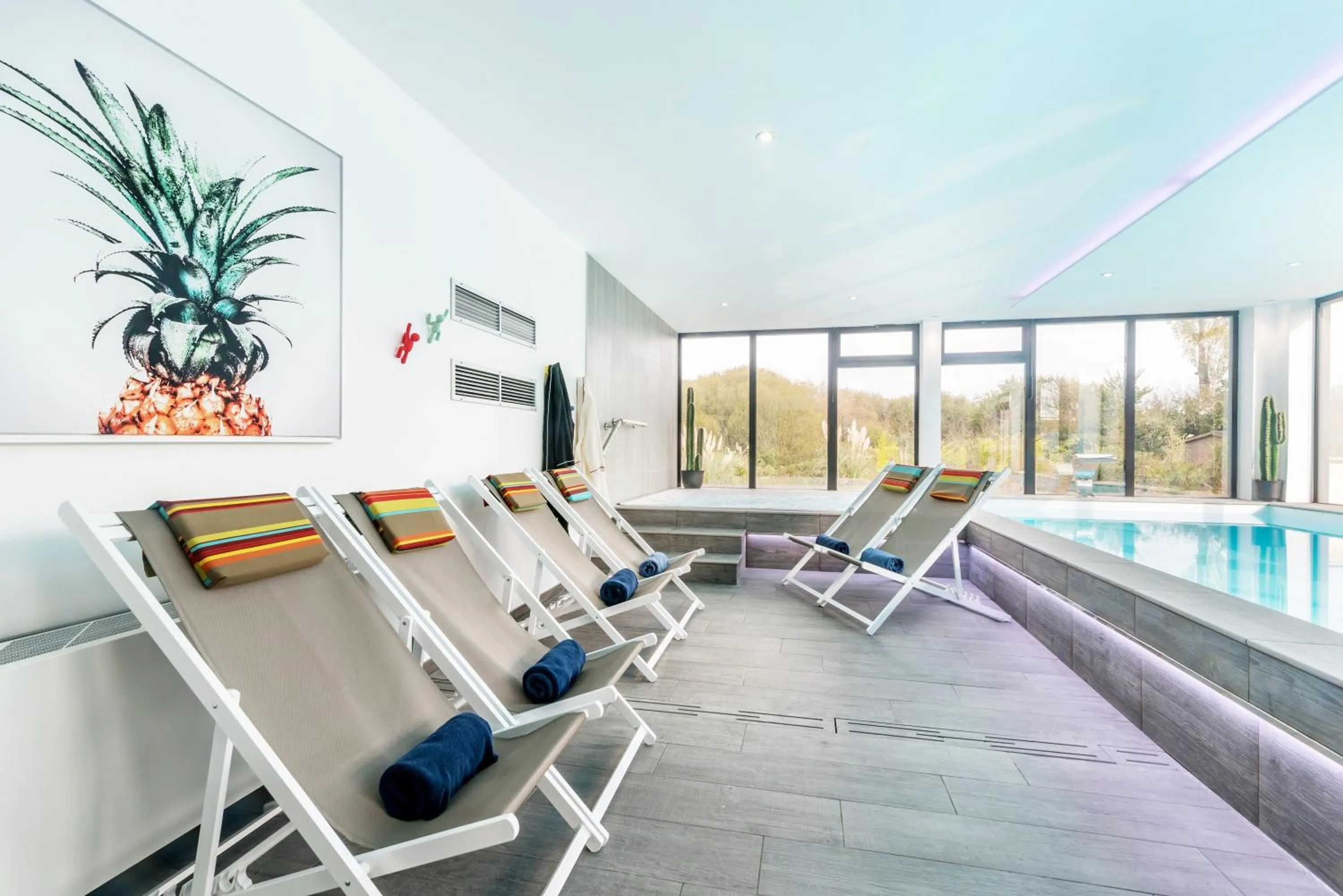 Swimming pool in Carnac Lodge Hotel & Spa