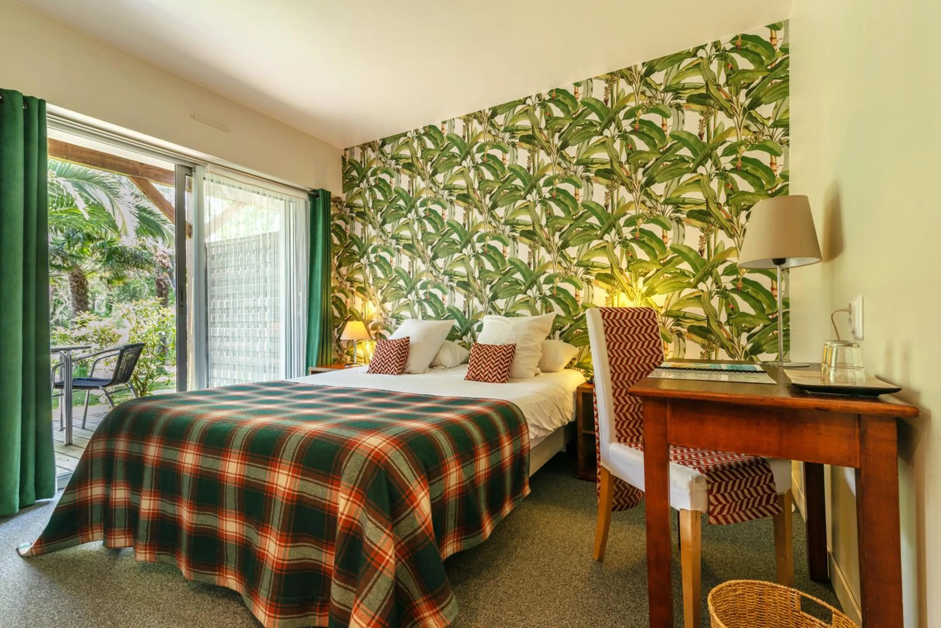 Photo of the whole room, Bed in Carnac Lodge Hotel & Spa