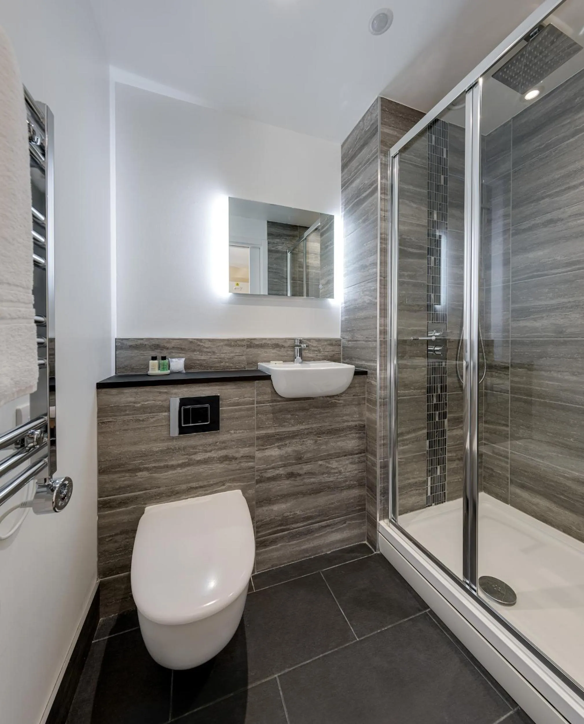 Bathroom in Stableside Hostel at York Racecourse