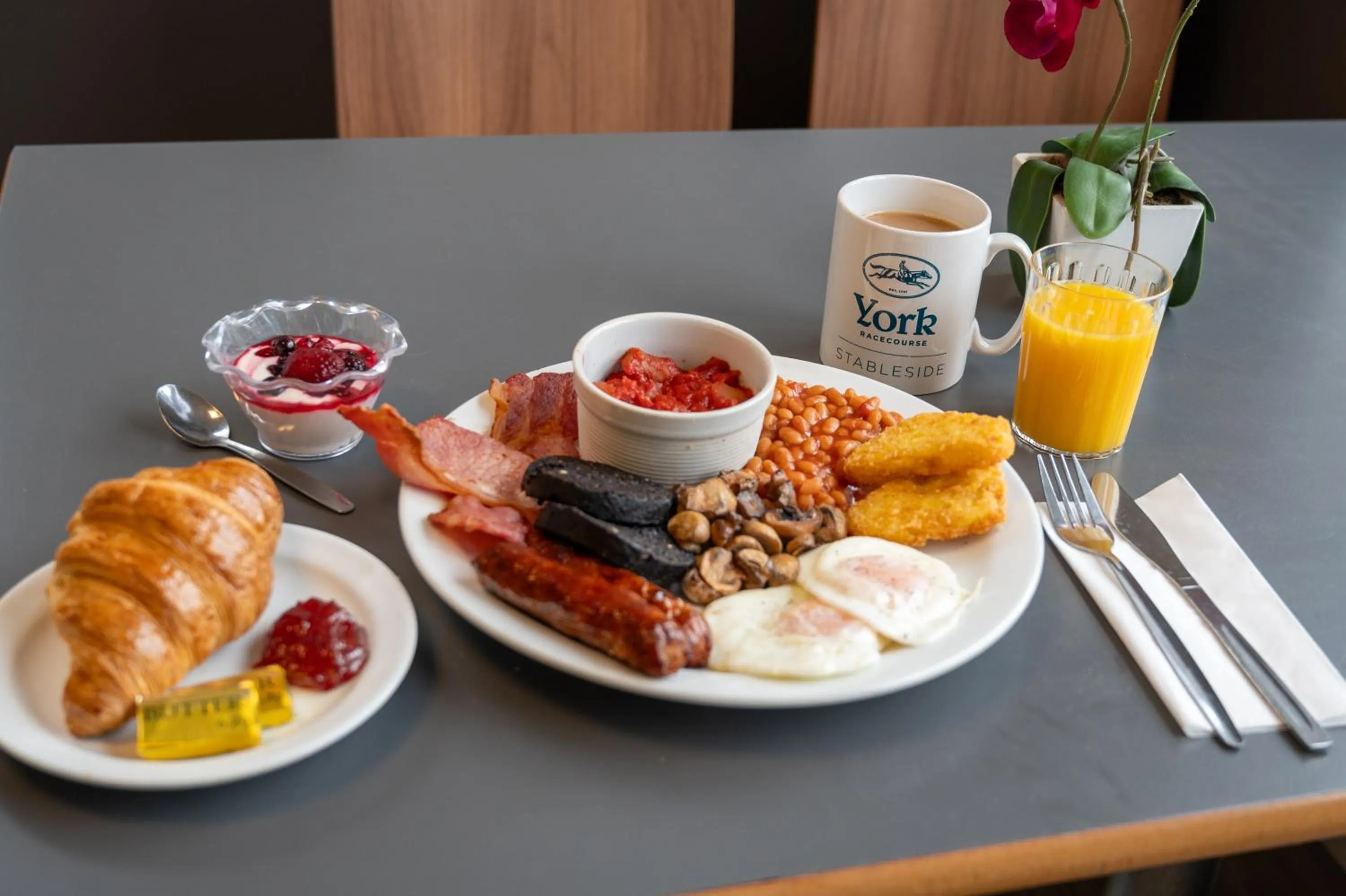 Breakfast in Stableside Hostel at York Racecourse