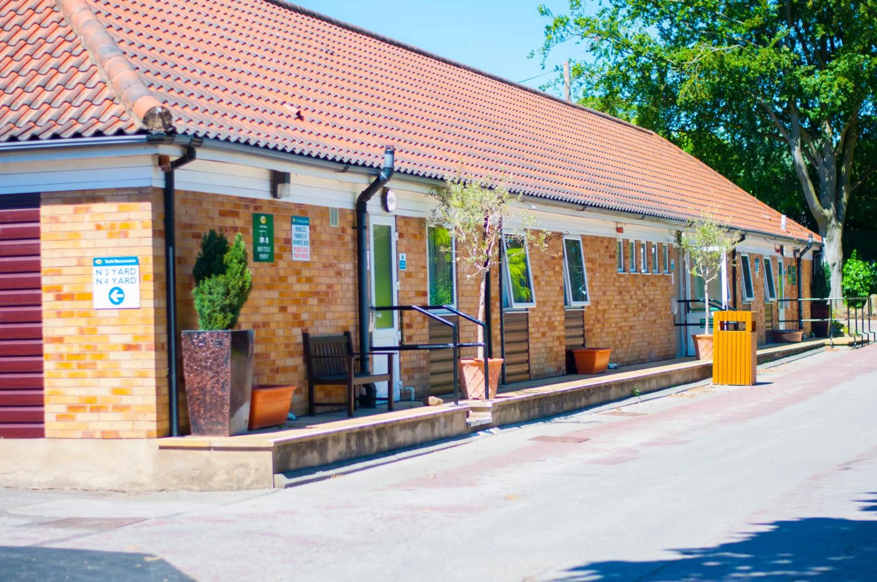 Facade/entrance in Stableside Hostel at York Racecourse