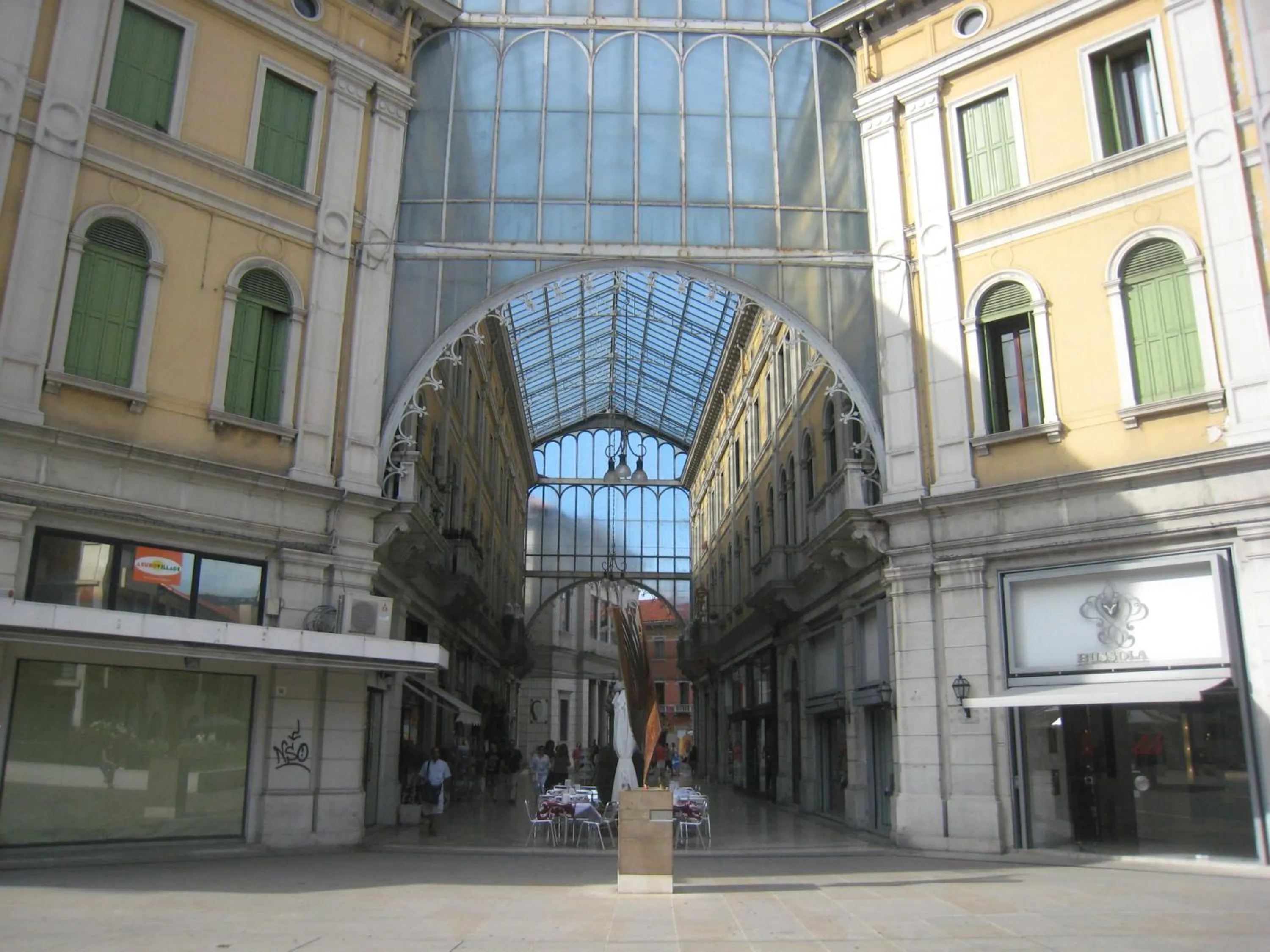 Neighbourhood in Le Maschere