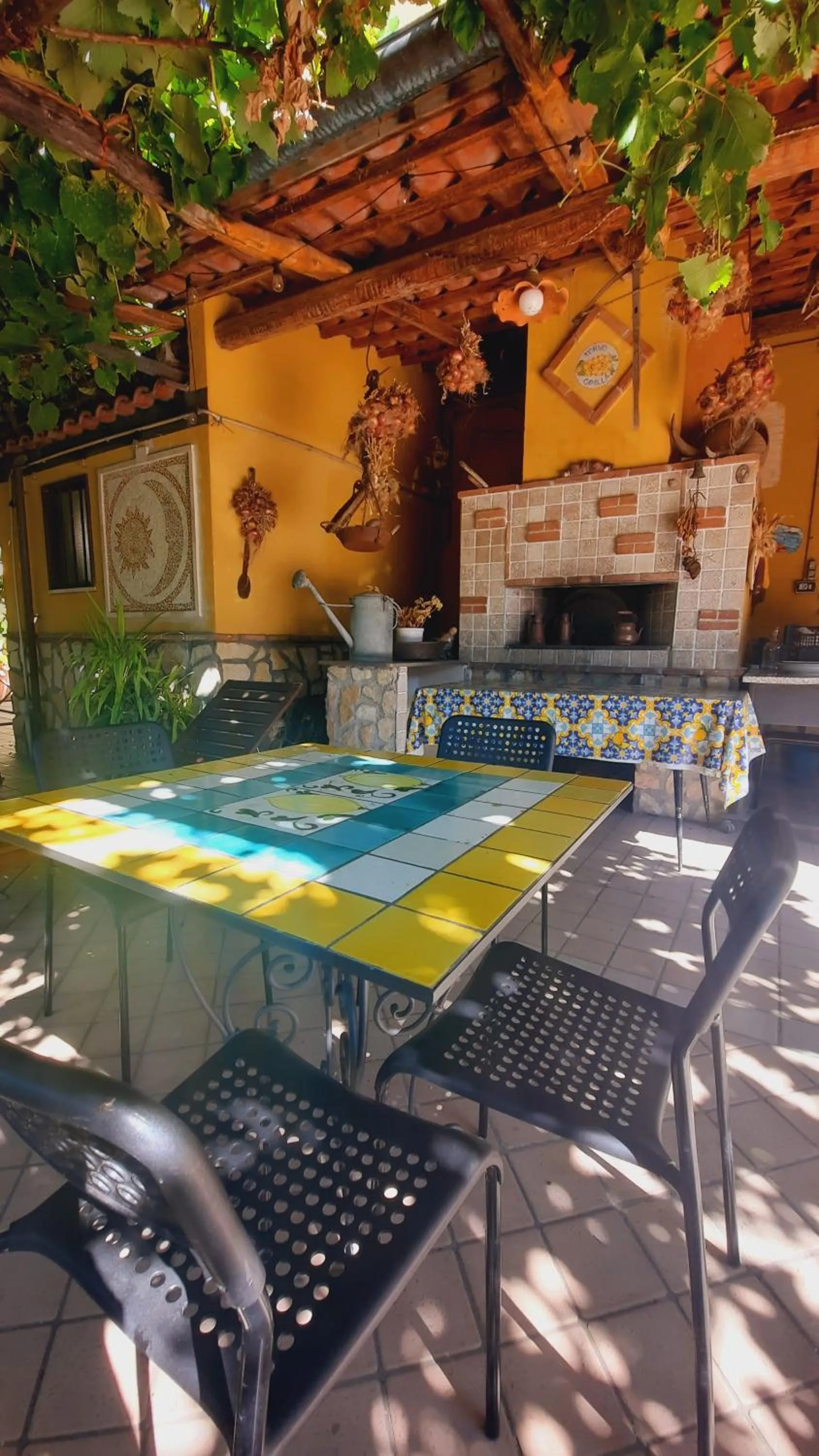 Day in Buonocore Rooms