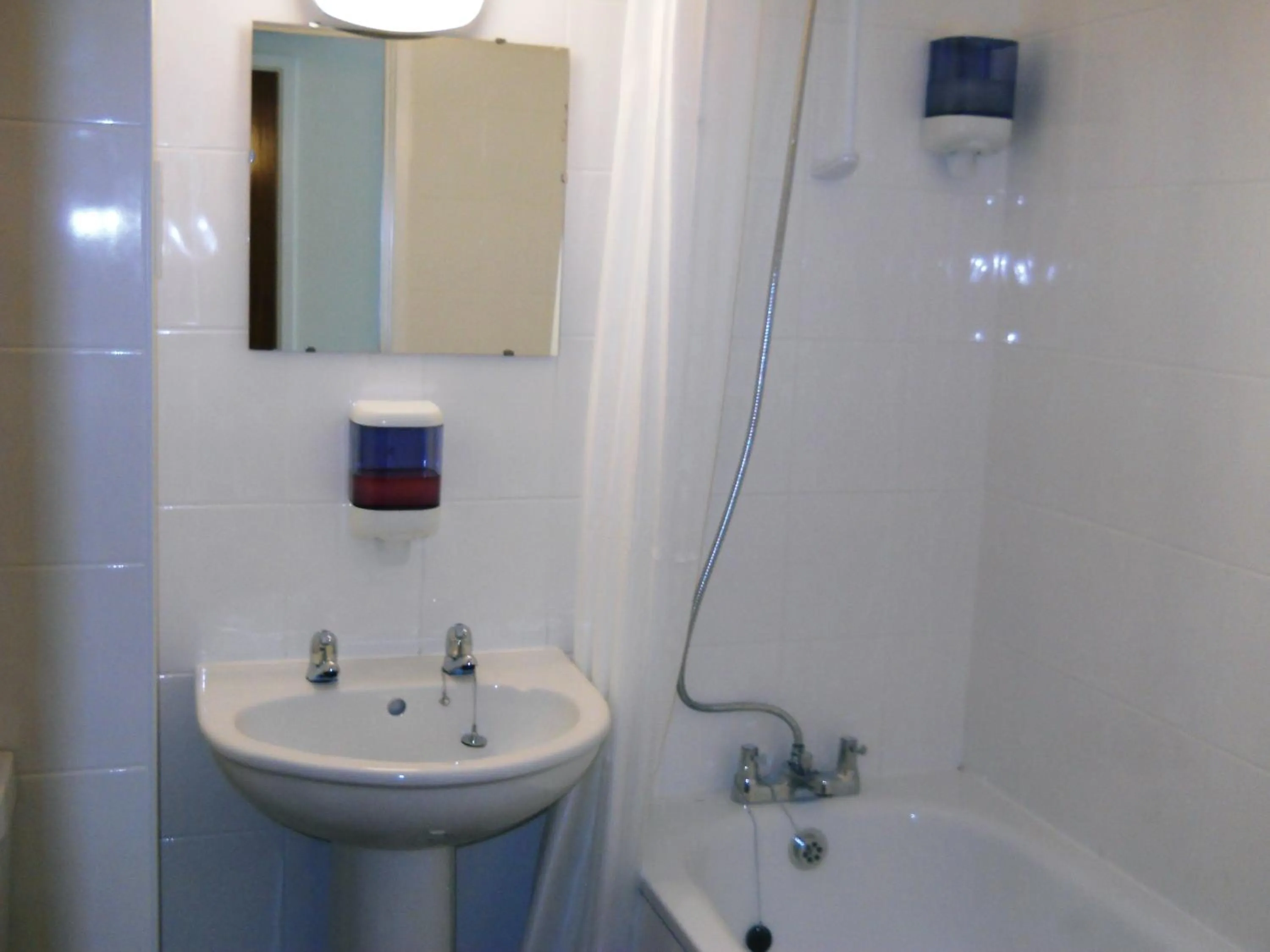 Bathroom in The Oakland Hotel