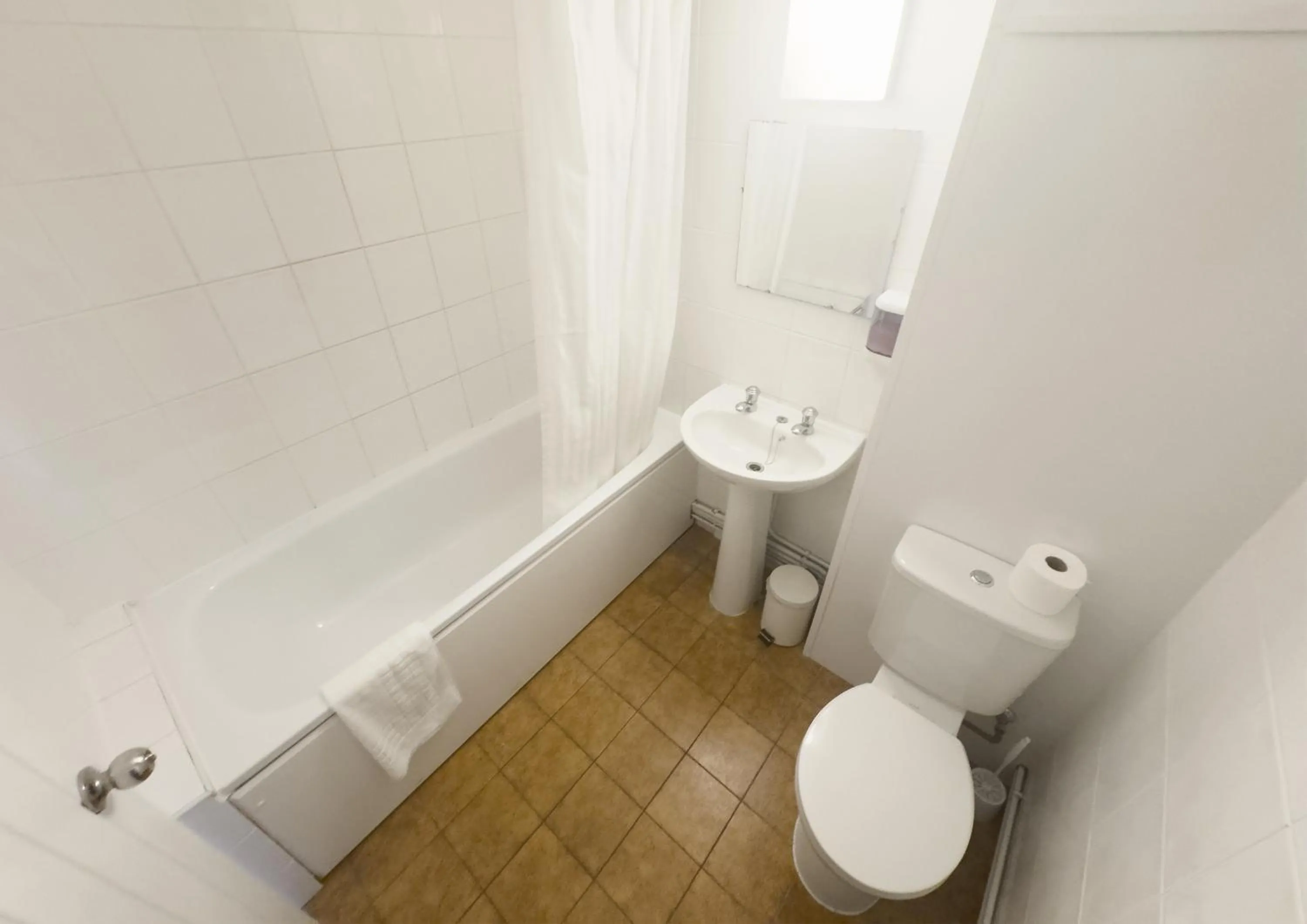 Bathroom in The Oakland Hotel