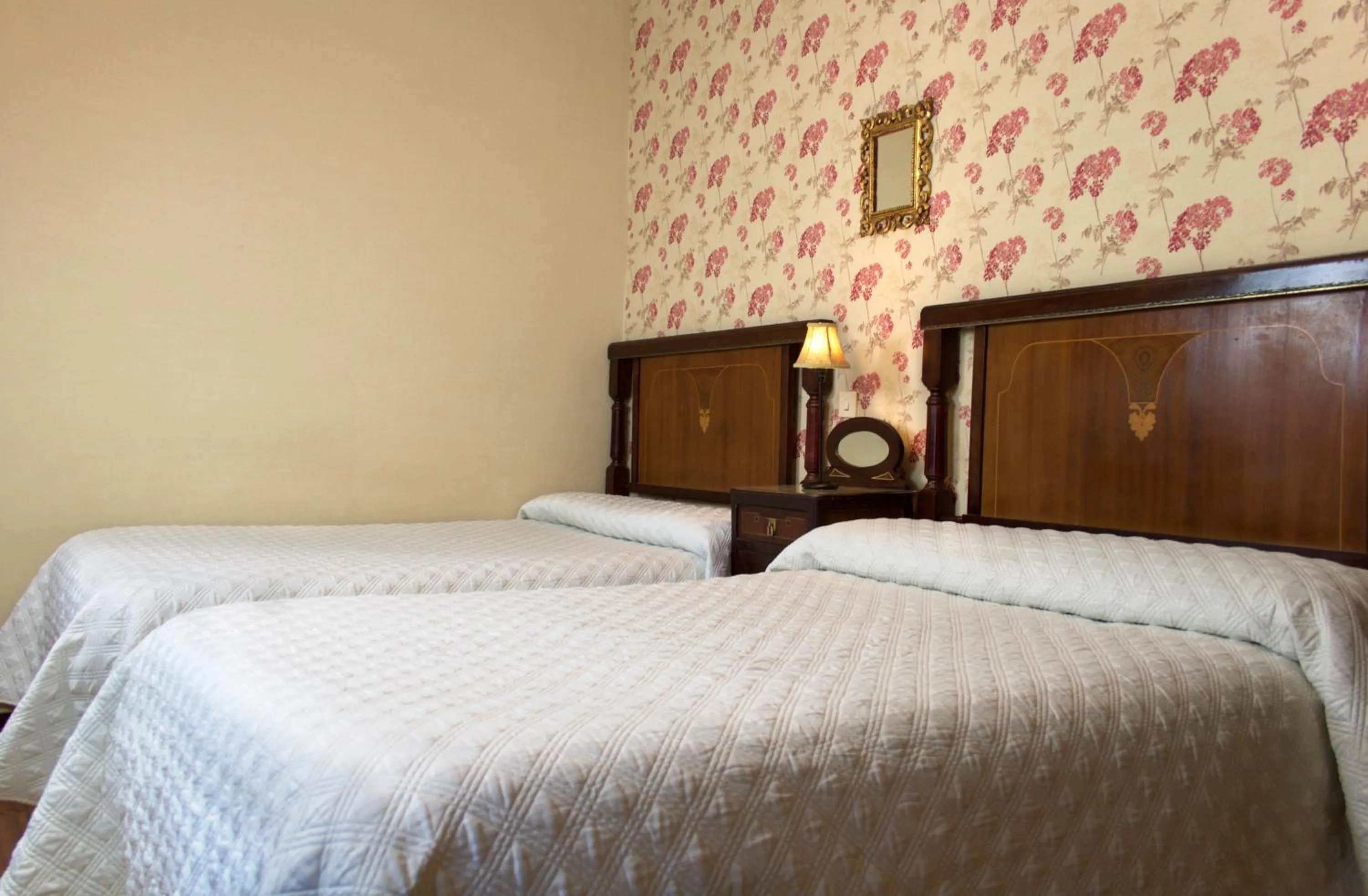 Bedroom, Bed in Hostal El Palacio