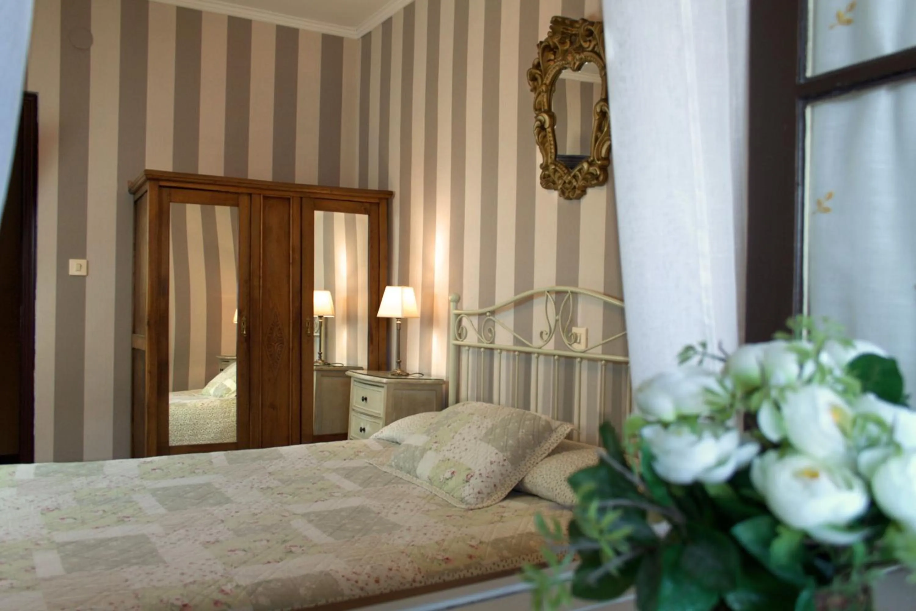 Bedroom, Bed in Hostal El Palacio