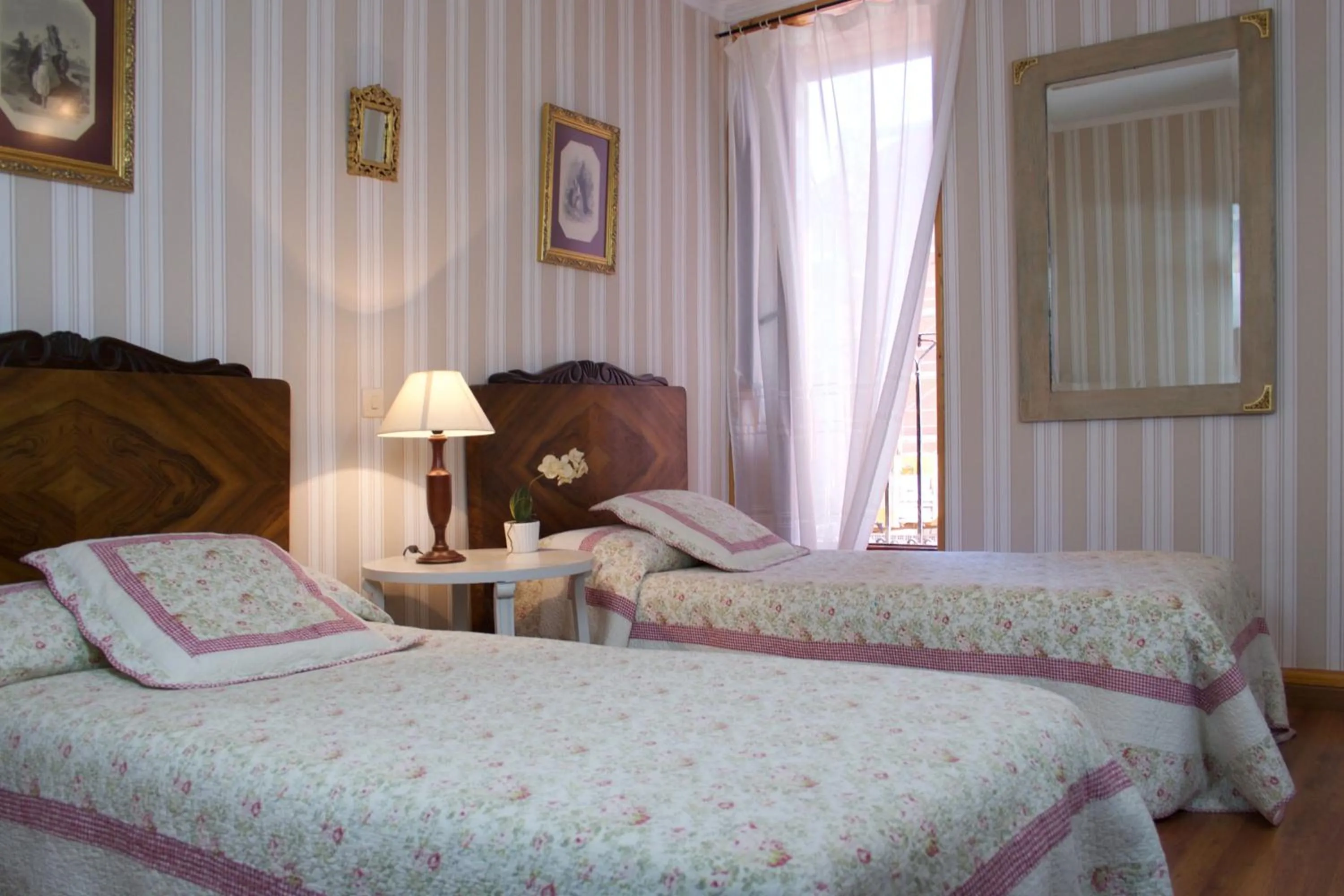 Bedroom, Bed in Hostal El Palacio