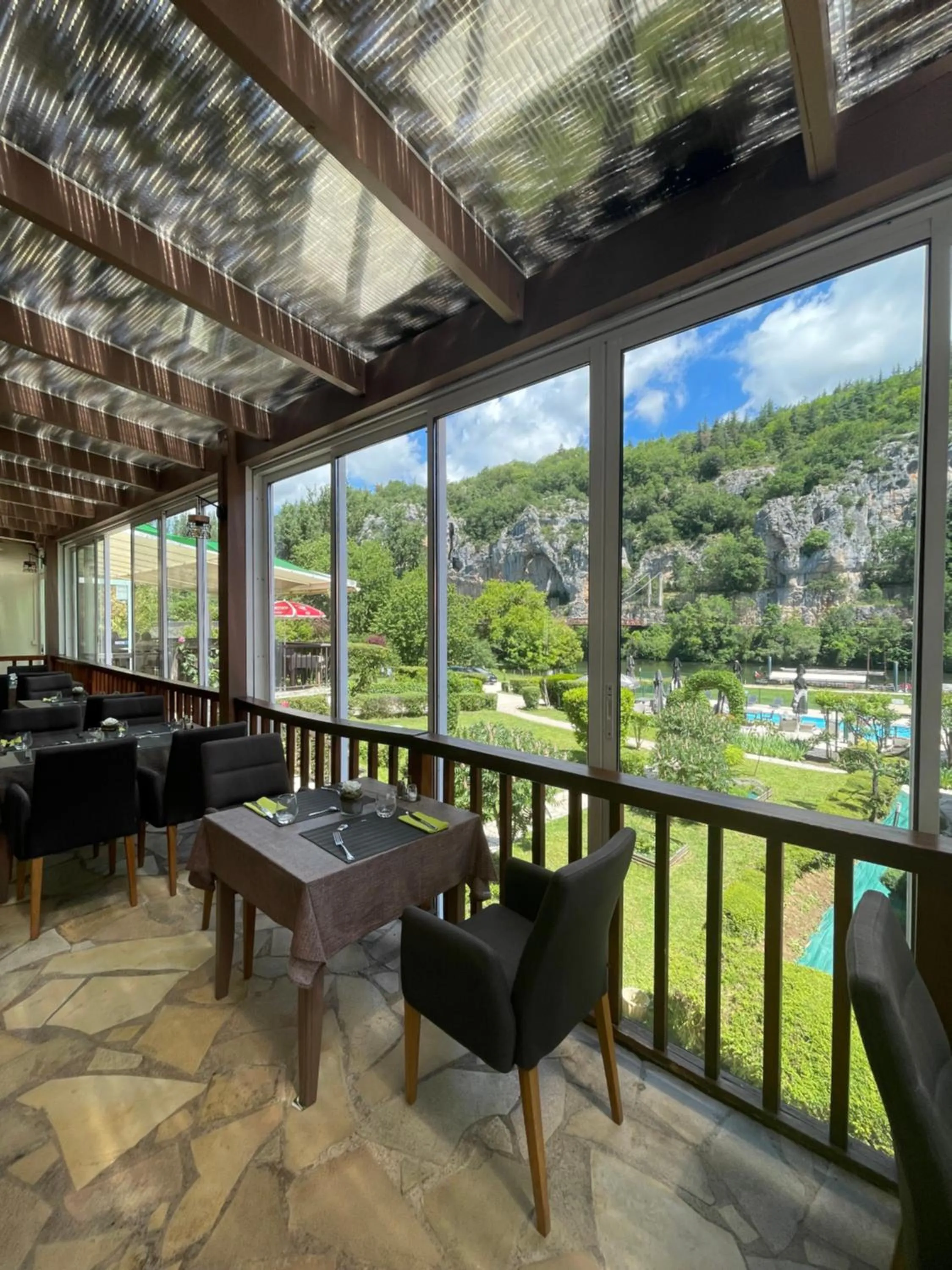 Hôtel Restaurant Les Falaises