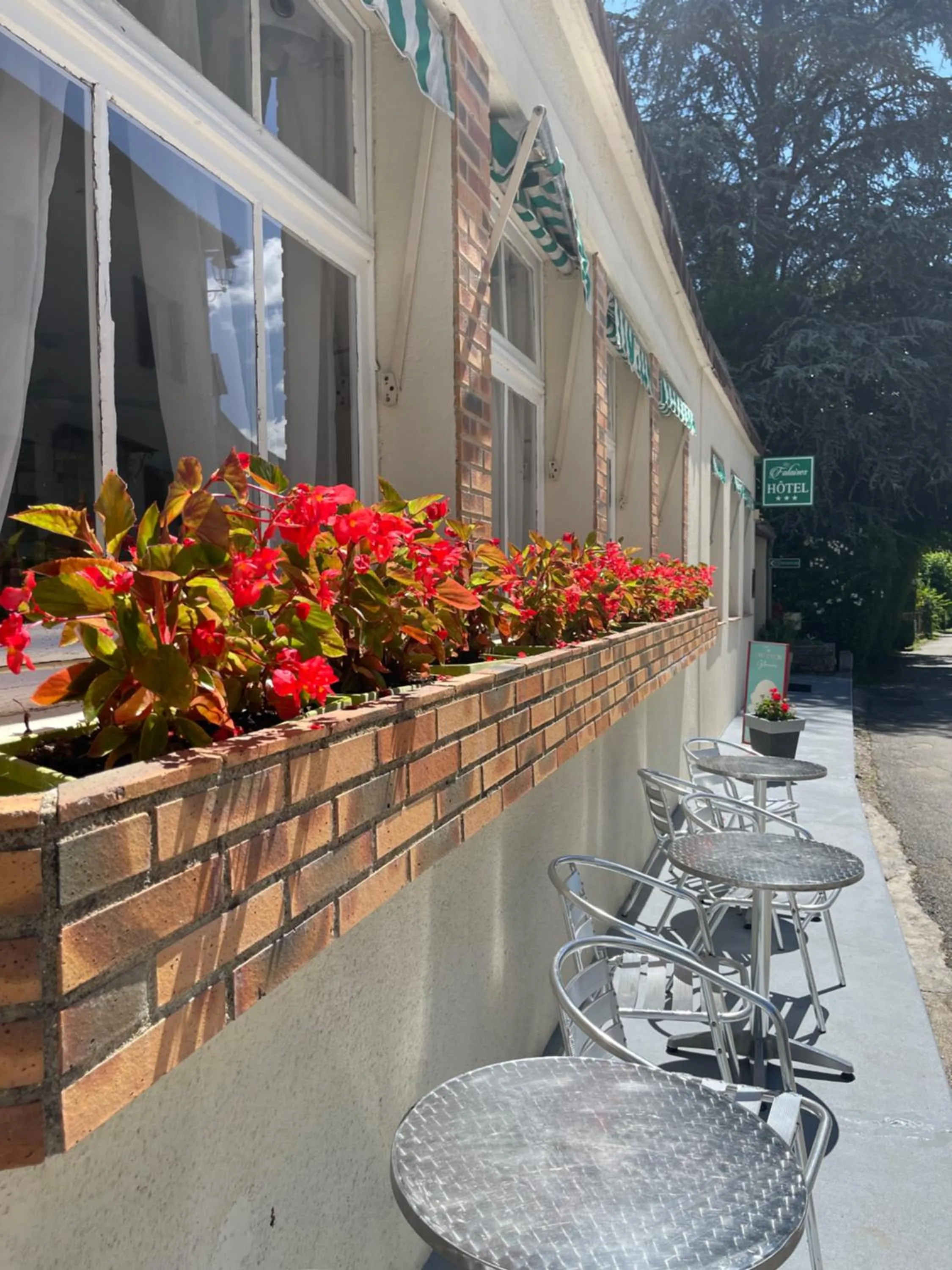 Hôtel Restaurant Les Falaises