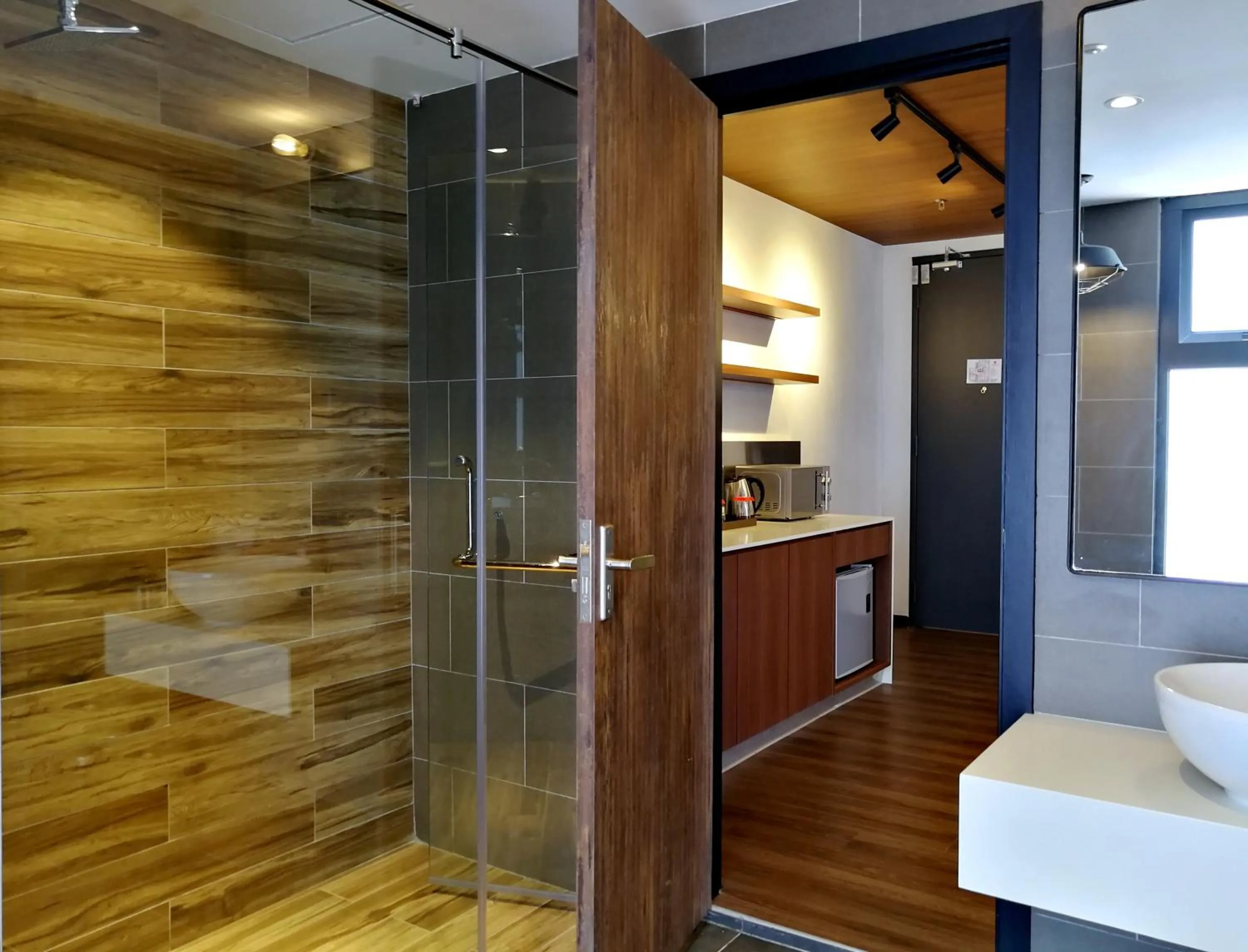 Shower in The Granite Luxury Hotel Penang