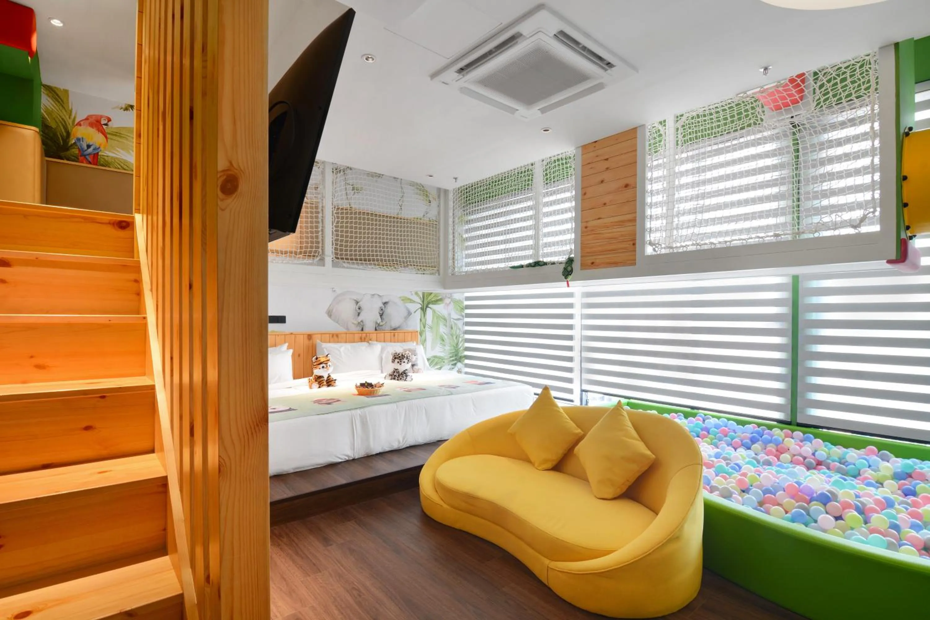 Bedroom, Bed in The Granite Luxury Hotel Penang