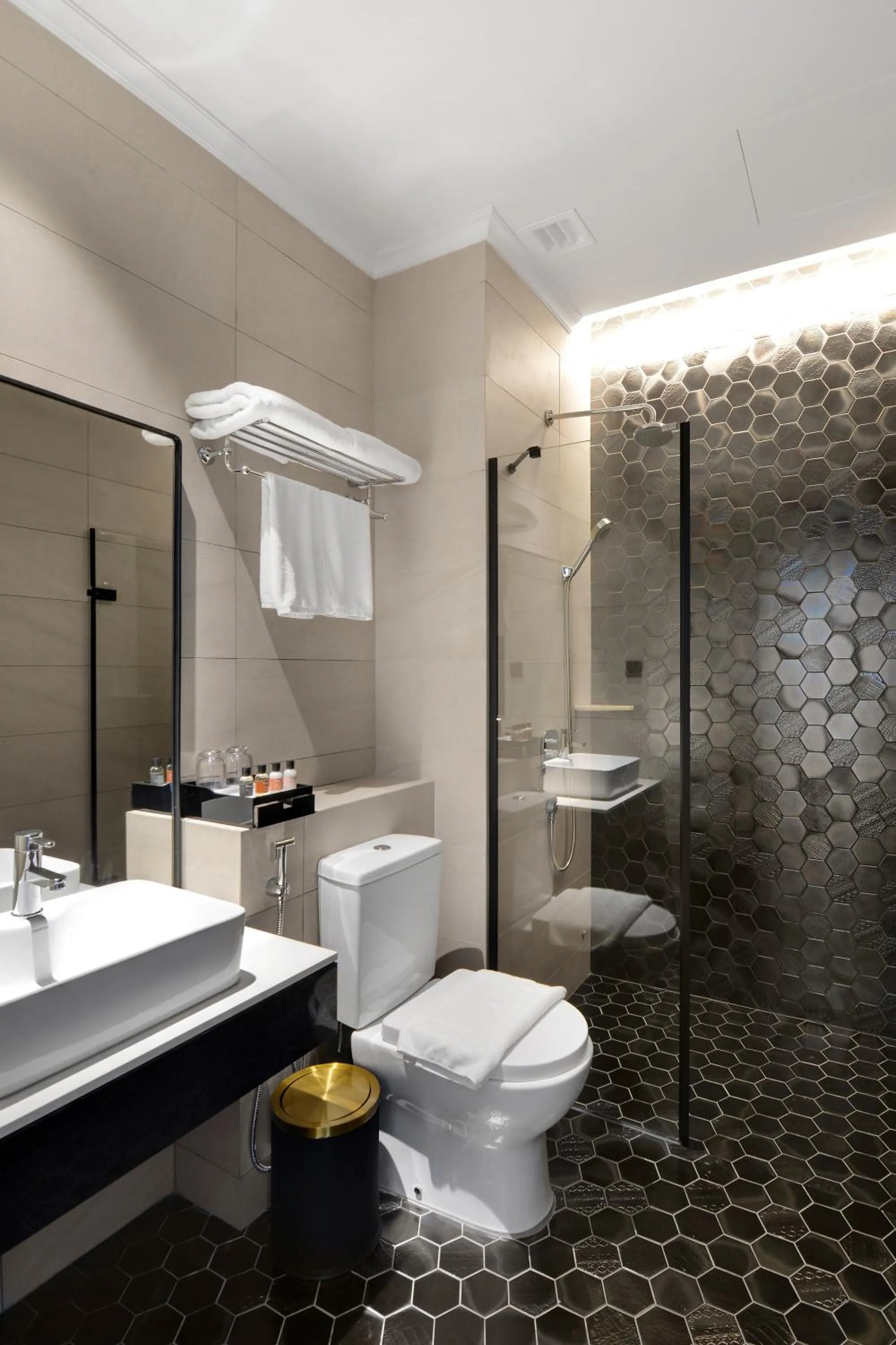 Shower in The Granite Luxury Hotel Penang