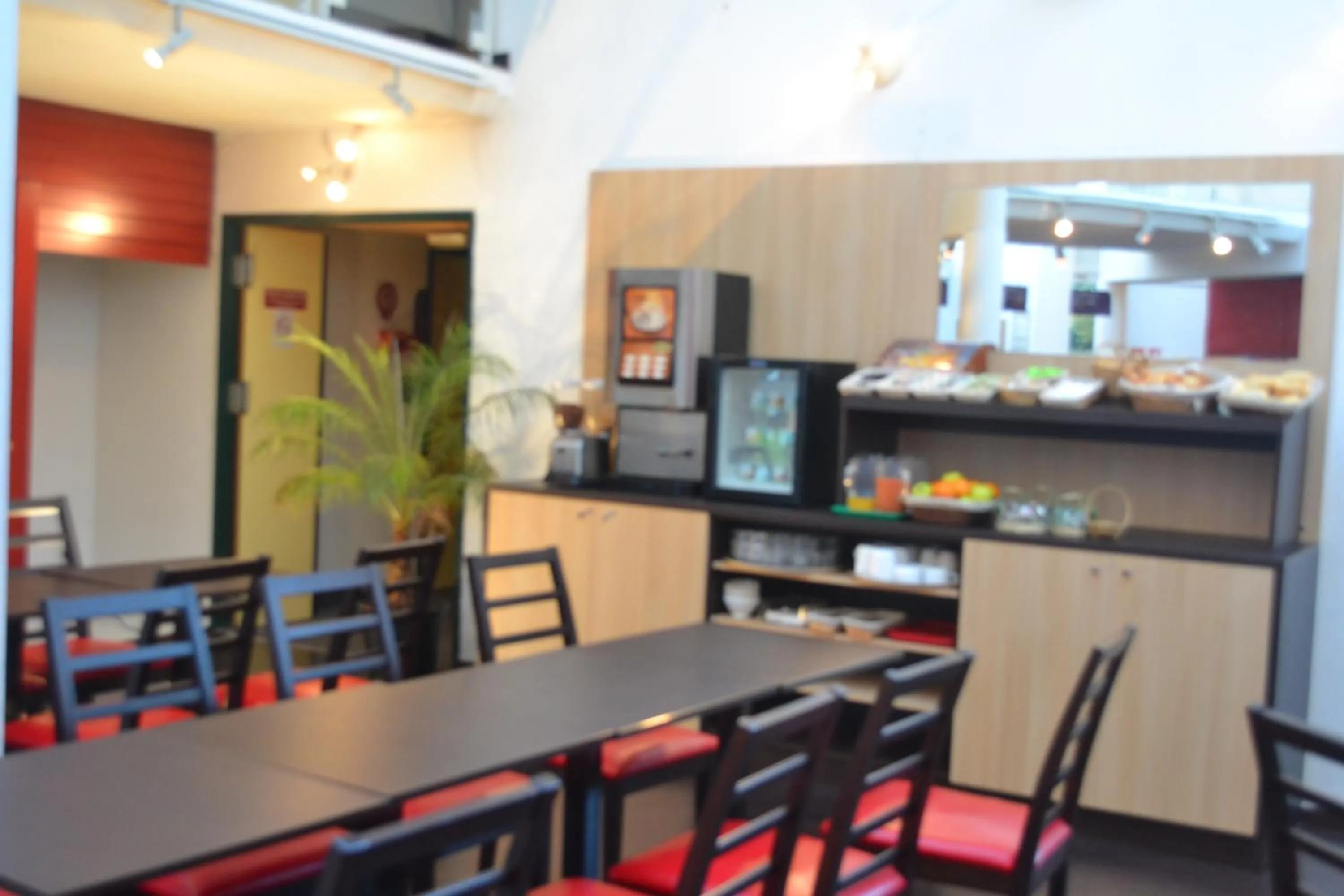 Restaurant/places to eat in Initial by Balladins Béthune