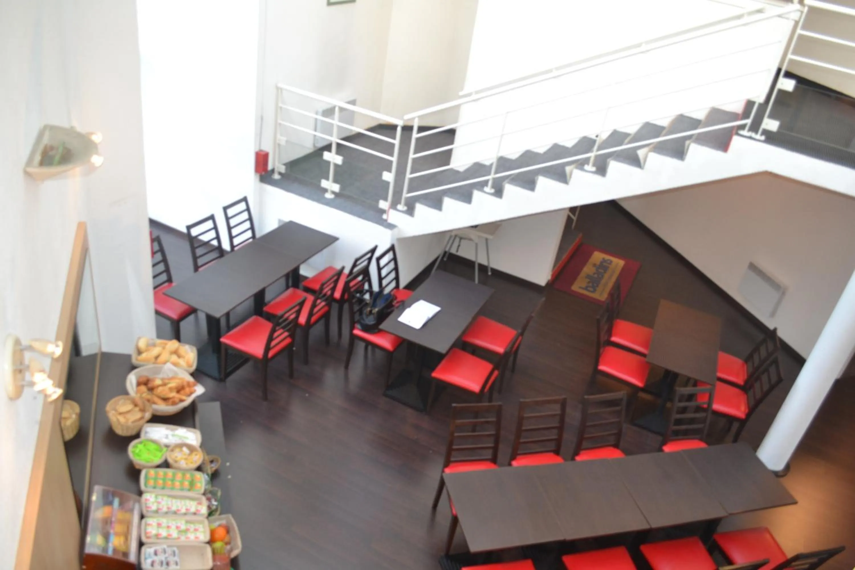 Lobby or reception in Initial by Balladins Béthune