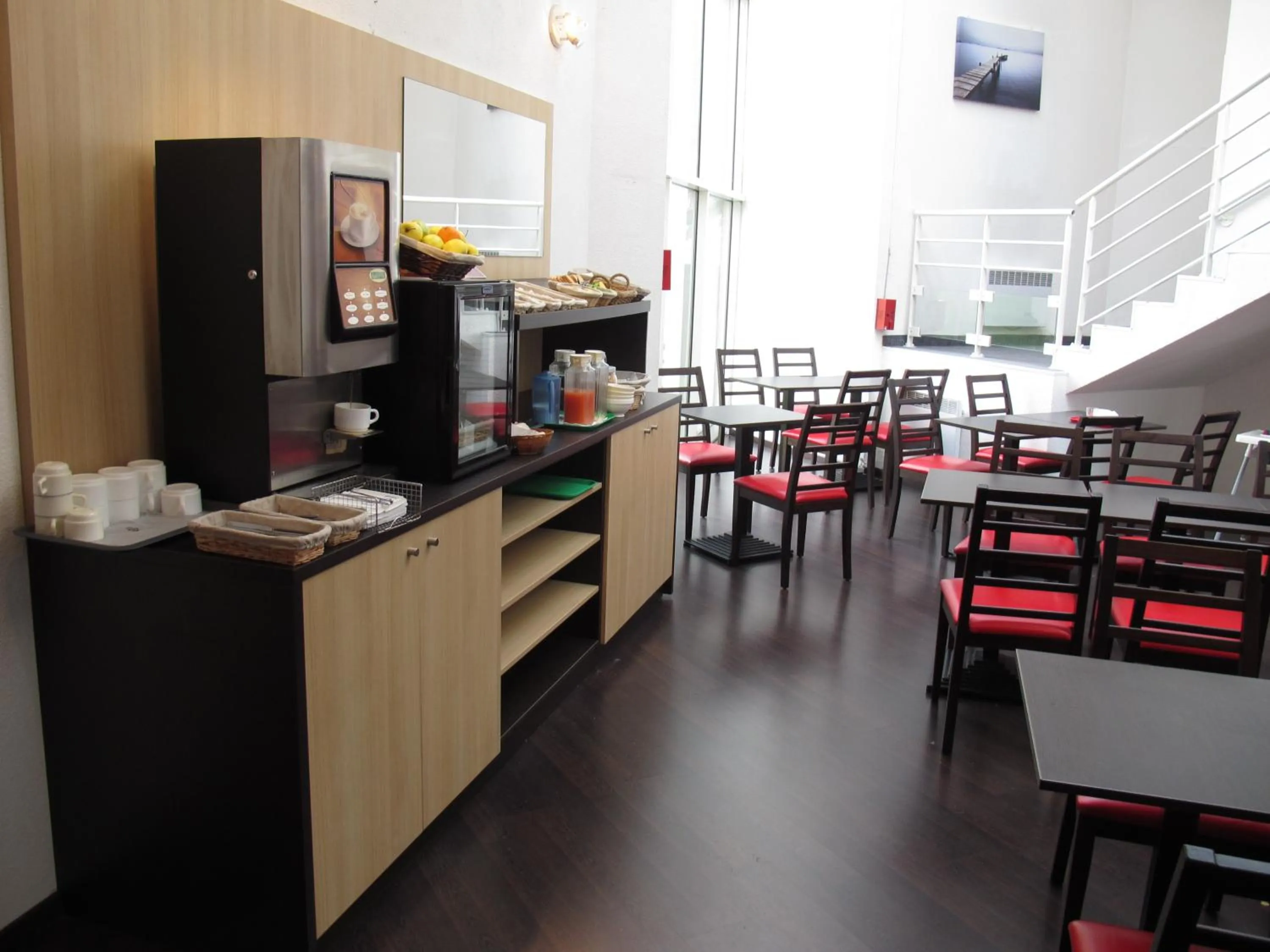 Restaurant/places to eat in Initial by Balladins Béthune