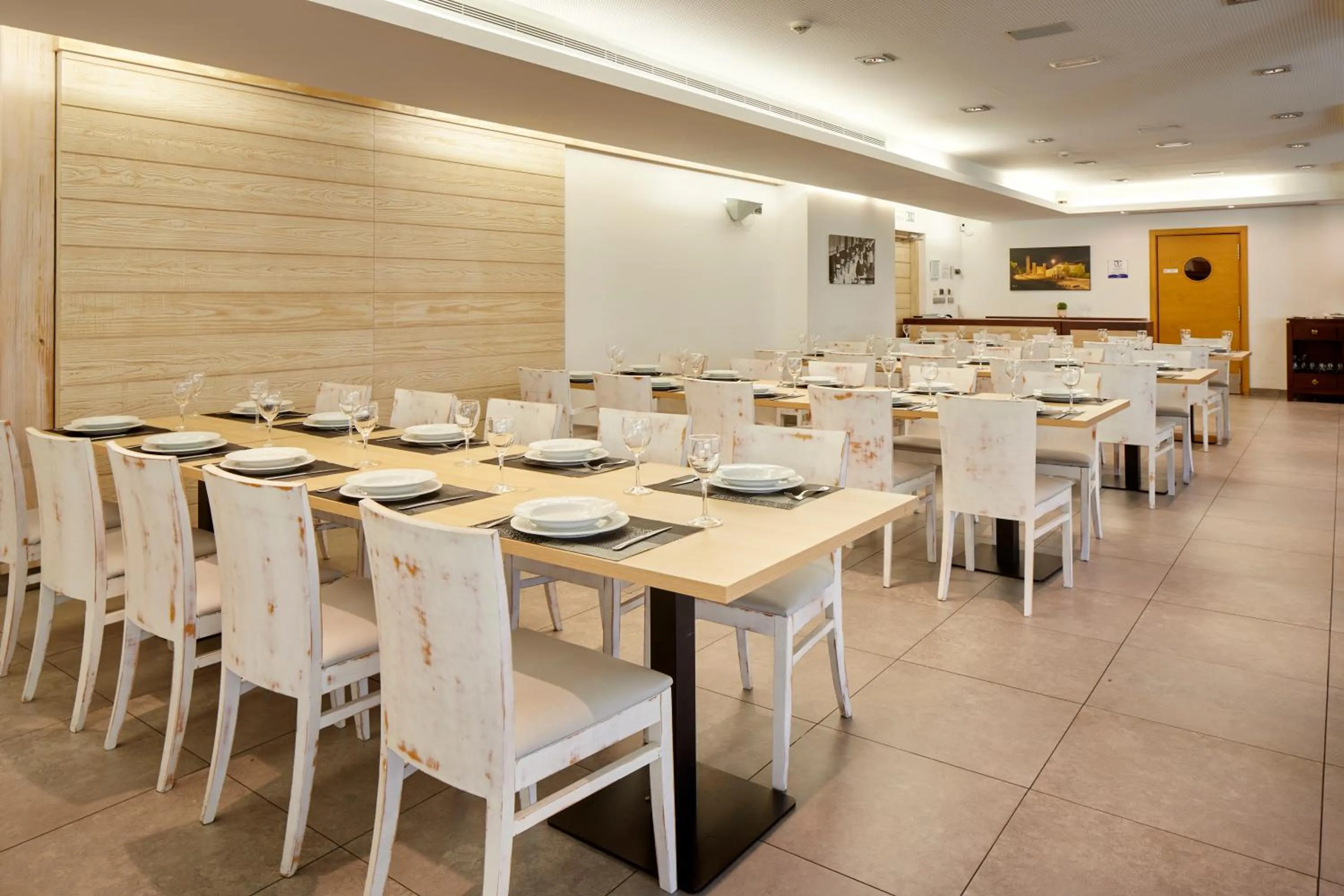 Restaurant/places to eat in Iraipe Santuario de Arantzazu Hotel