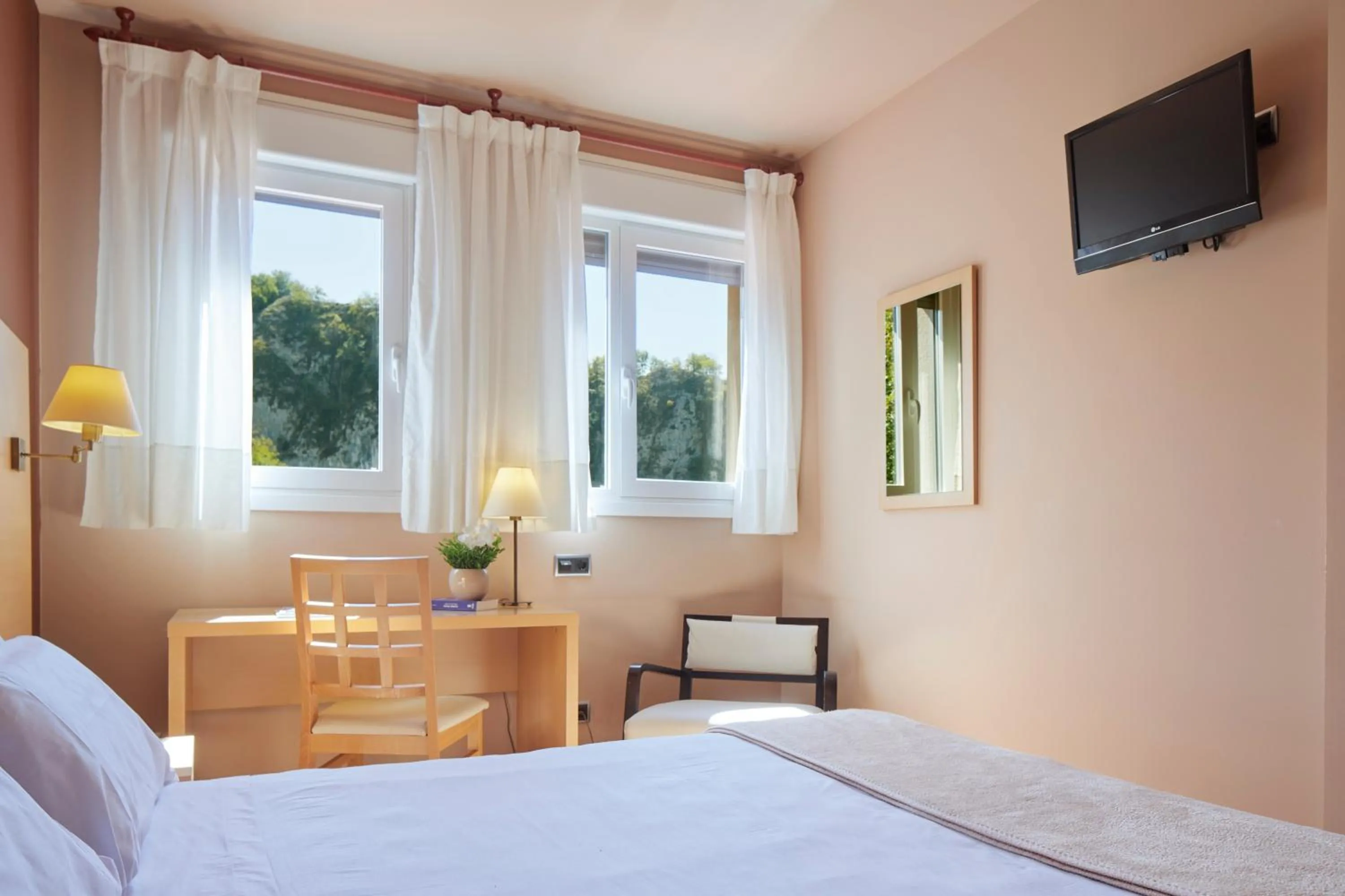 View (from property/room), Bed in Iraipe Santuario de Arantzazu Hotel