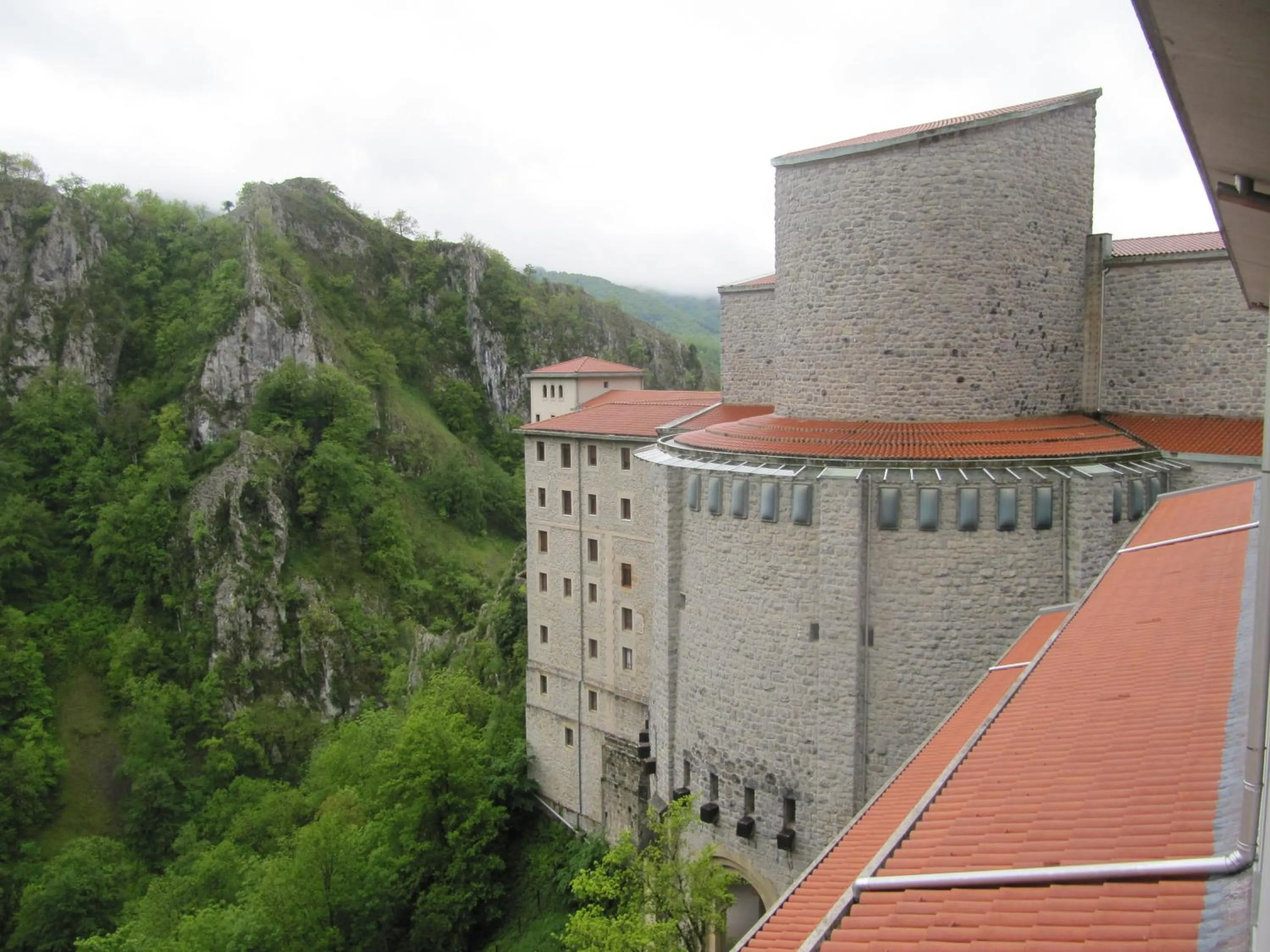 Facade/entrance in Iraipe Santuario de Arantzazu Hotel
