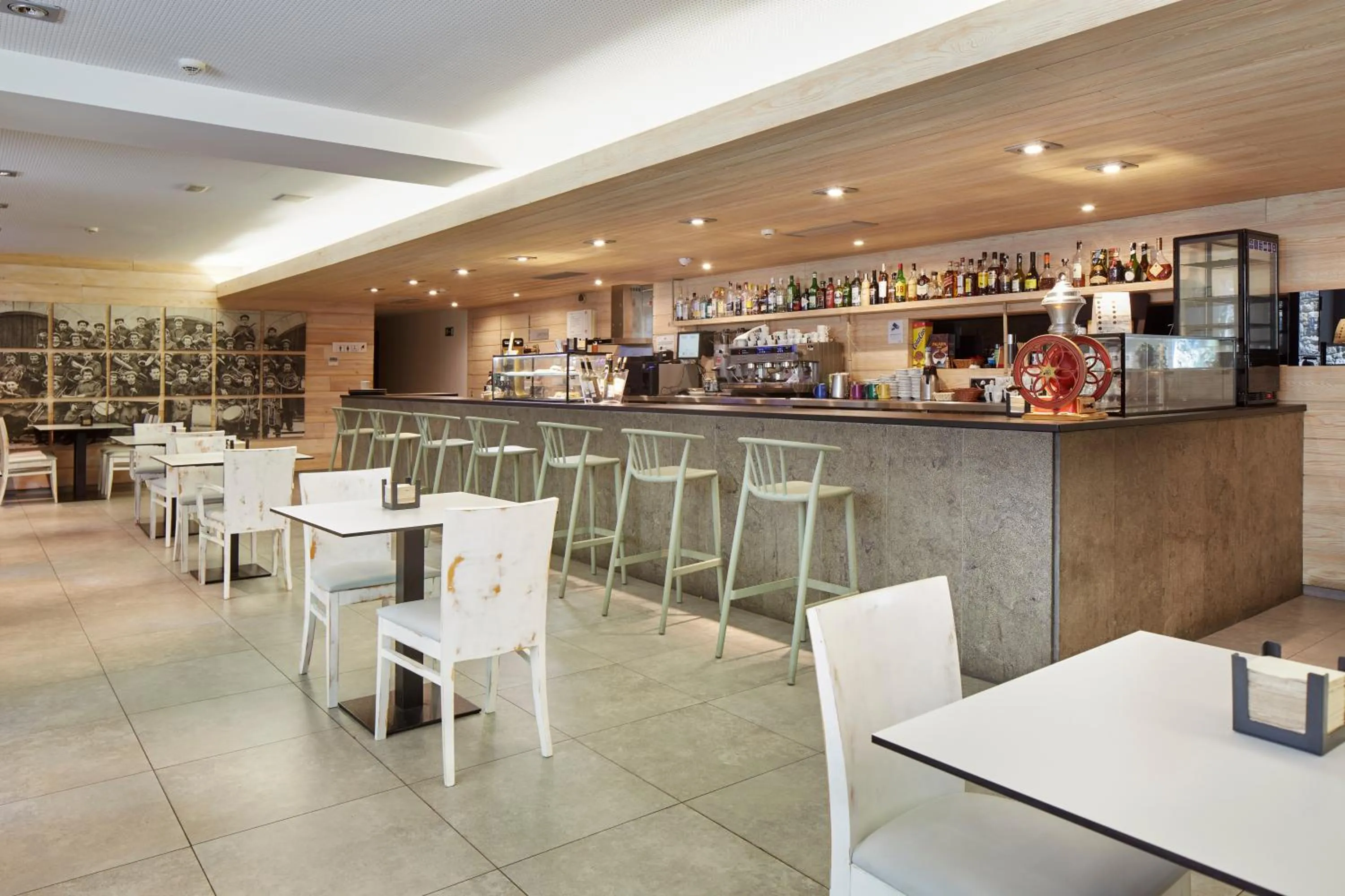 Lounge or bar in Iraipe Santuario de Arantzazu Hotel