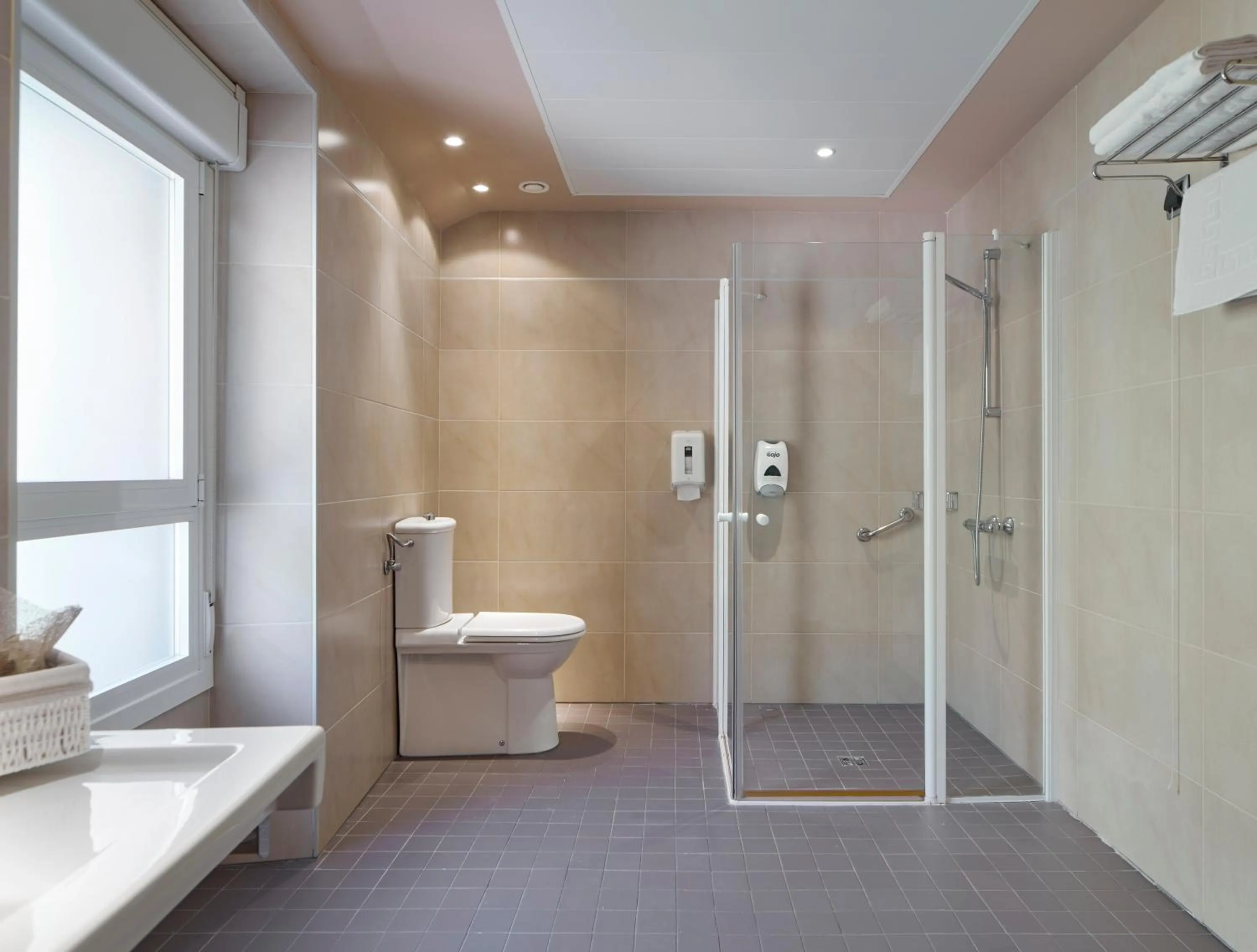 Bathroom in Iraipe Santuario de Arantzazu Hotel