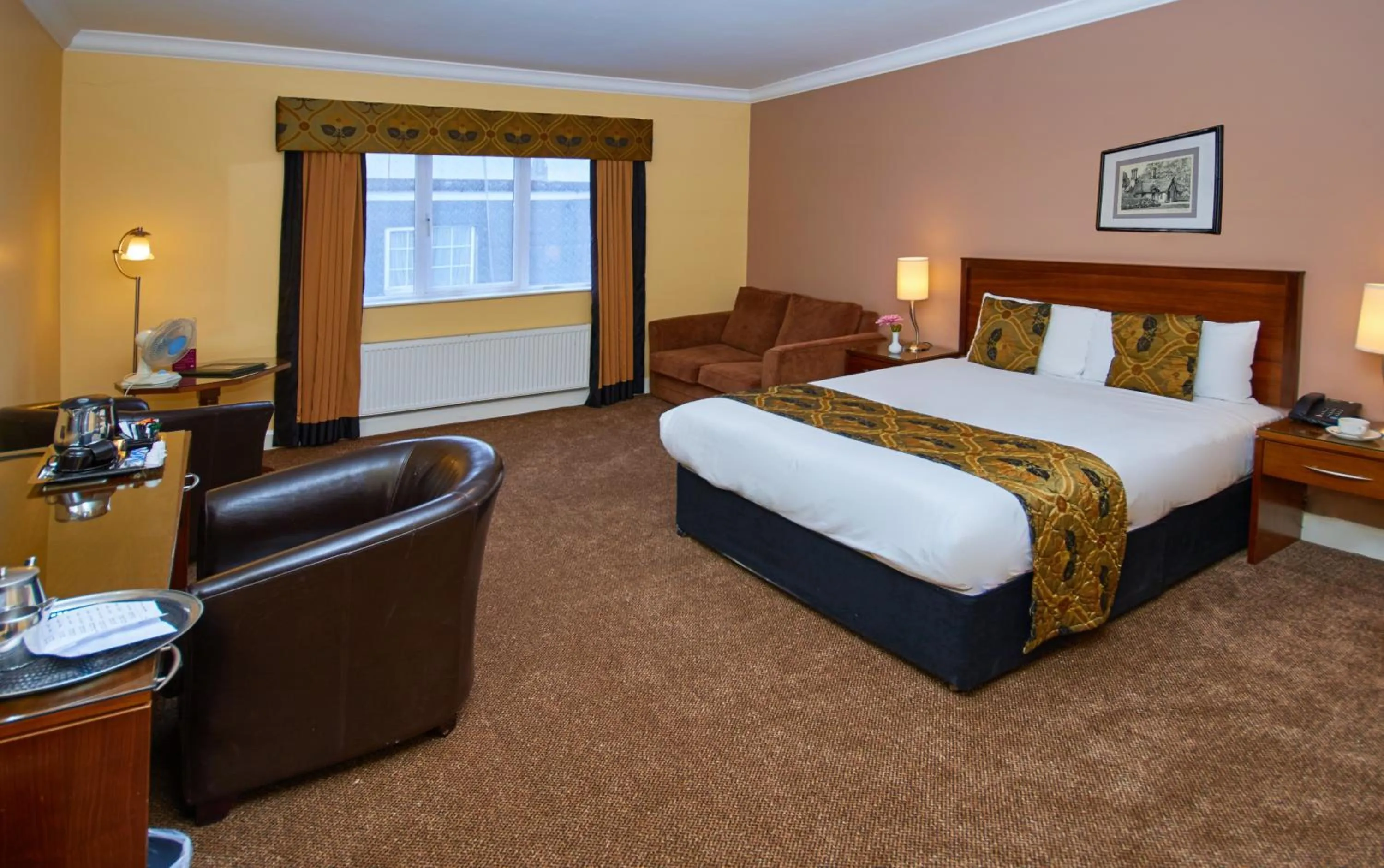 Bedroom, Bed in Eviston House Hotel