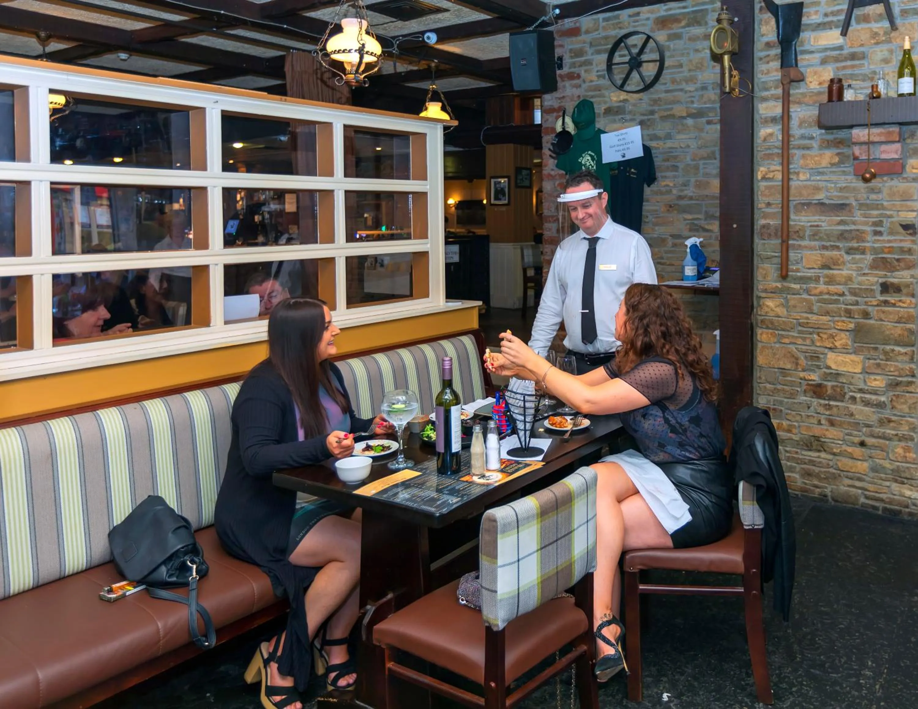 Restaurant/places to eat in Eviston House Hotel