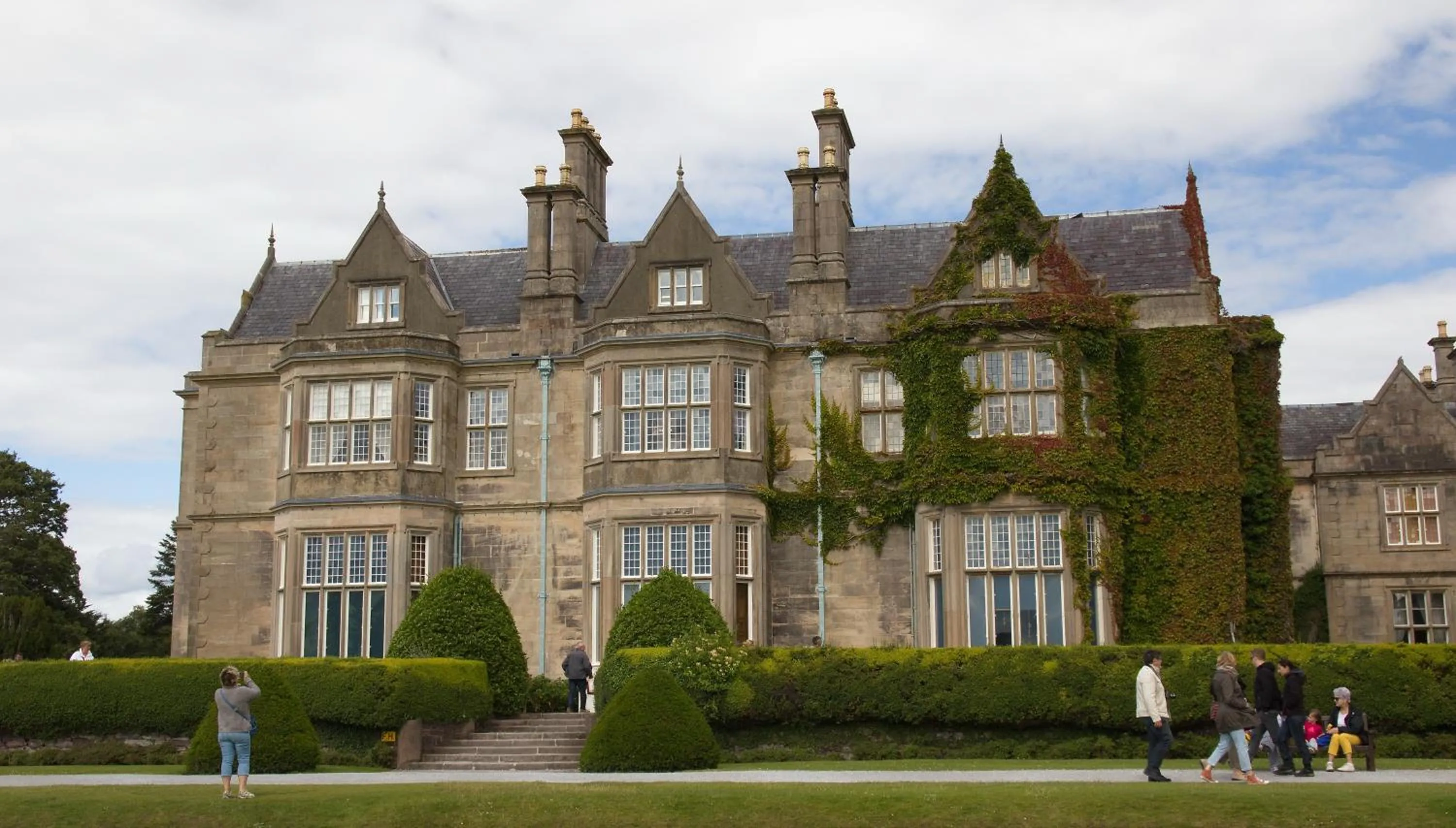 Nearby landmark in Eviston House Hotel