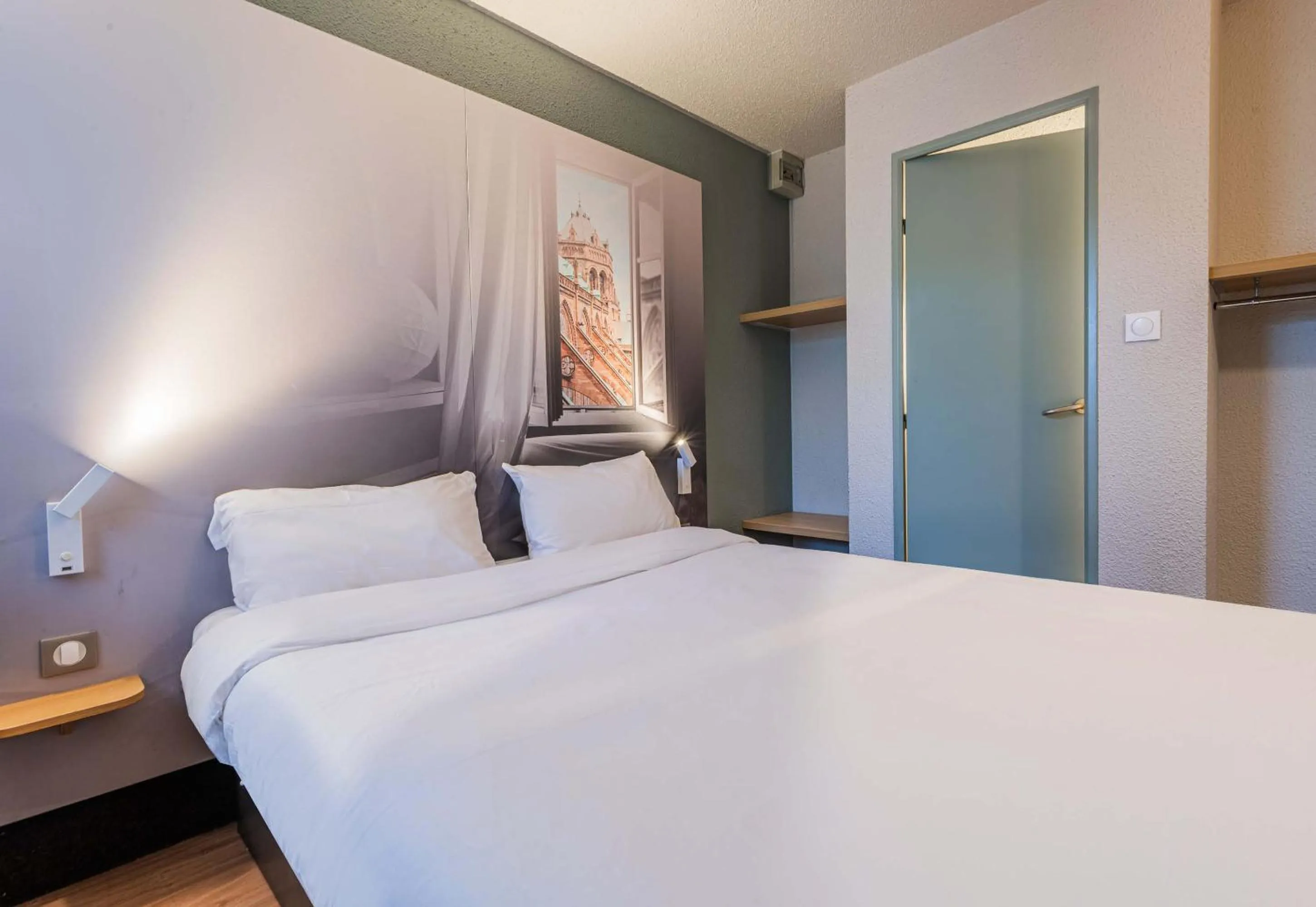 Bedroom, Bed in B&B HOTEL Strasbourg Sud Geispolsheim