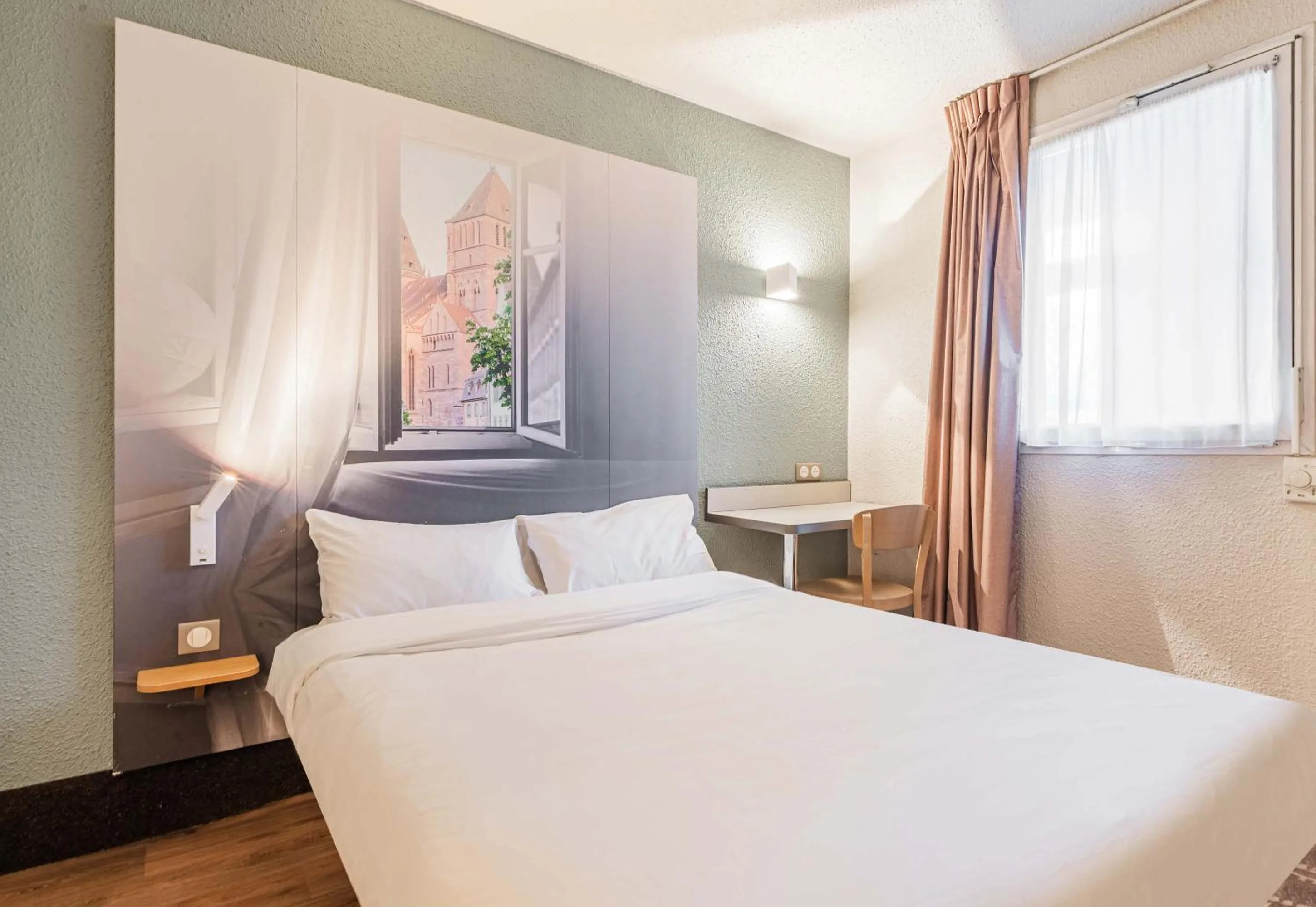 Bedroom, Bed in B&B HOTEL Strasbourg Sud Geispolsheim