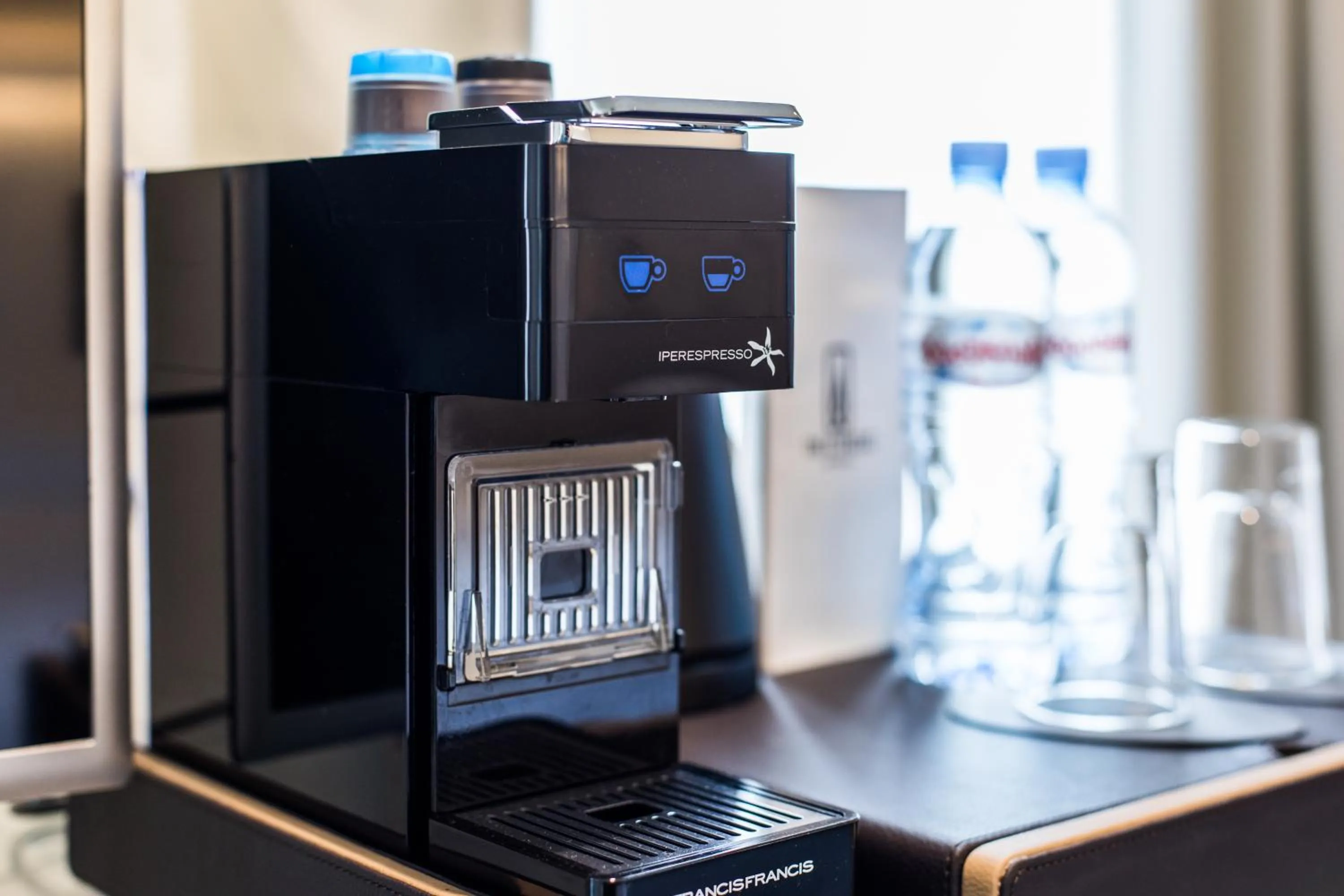 Coffee/tea facilities in The Grove Design Hotel