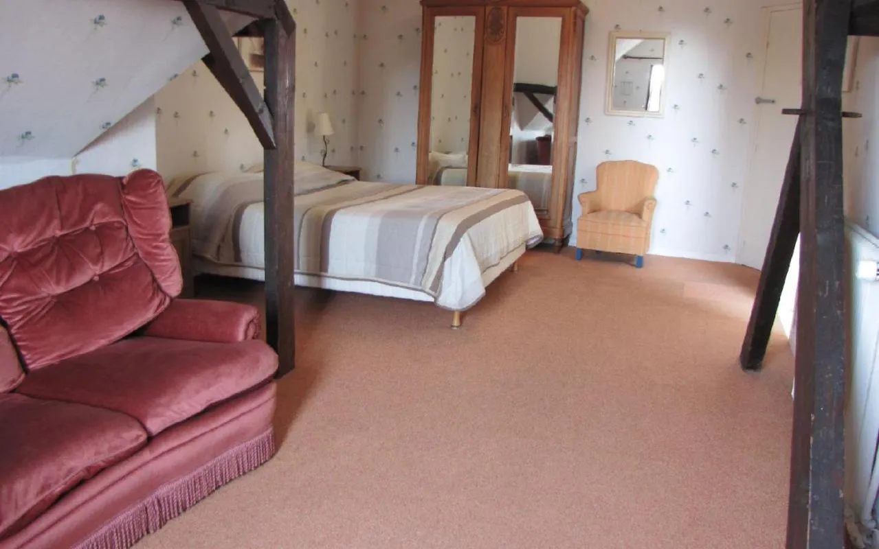 Bed in Logis hôtel & Restaurant - Auberge de la Forêt