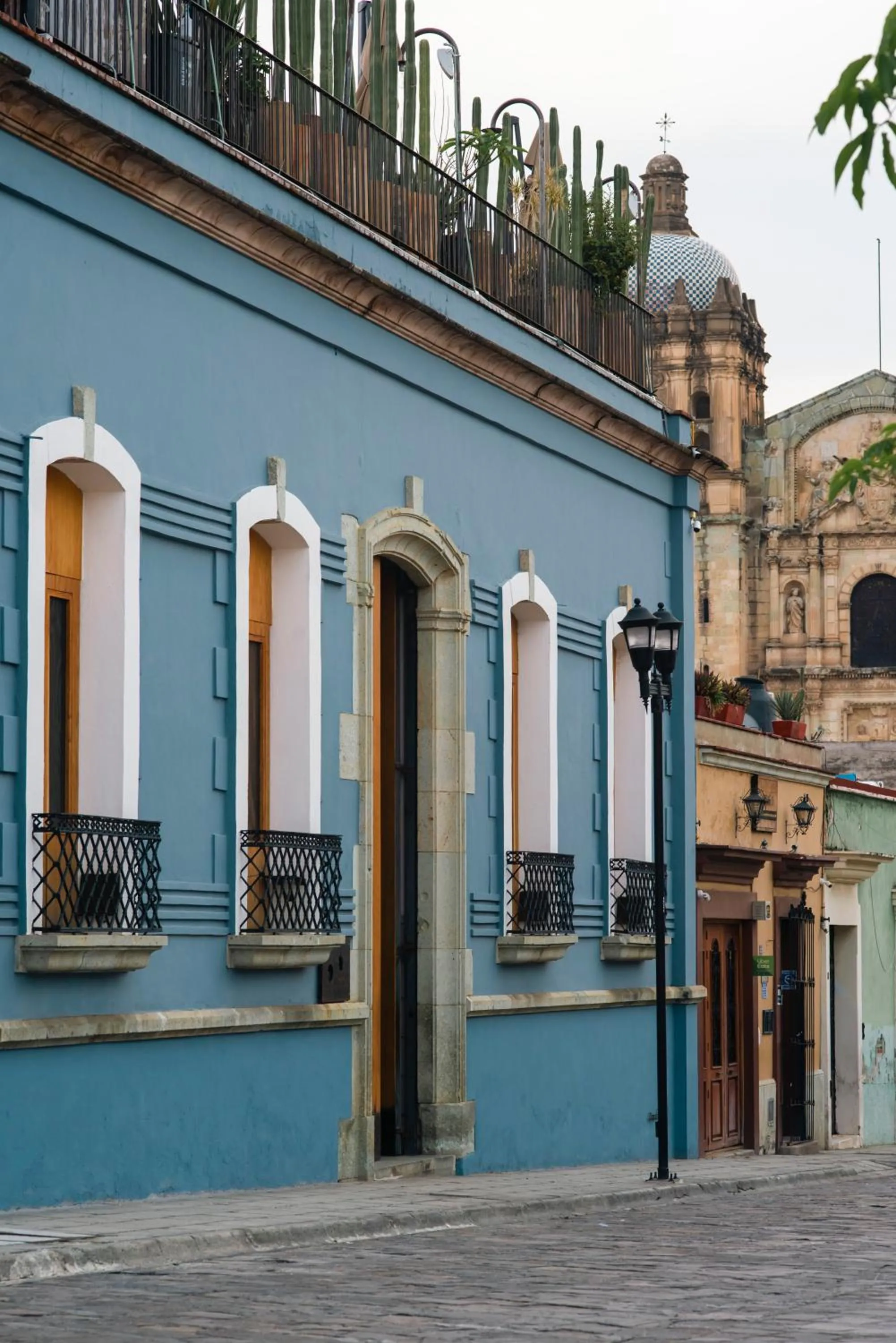 Property building in Hotel Los Amantes