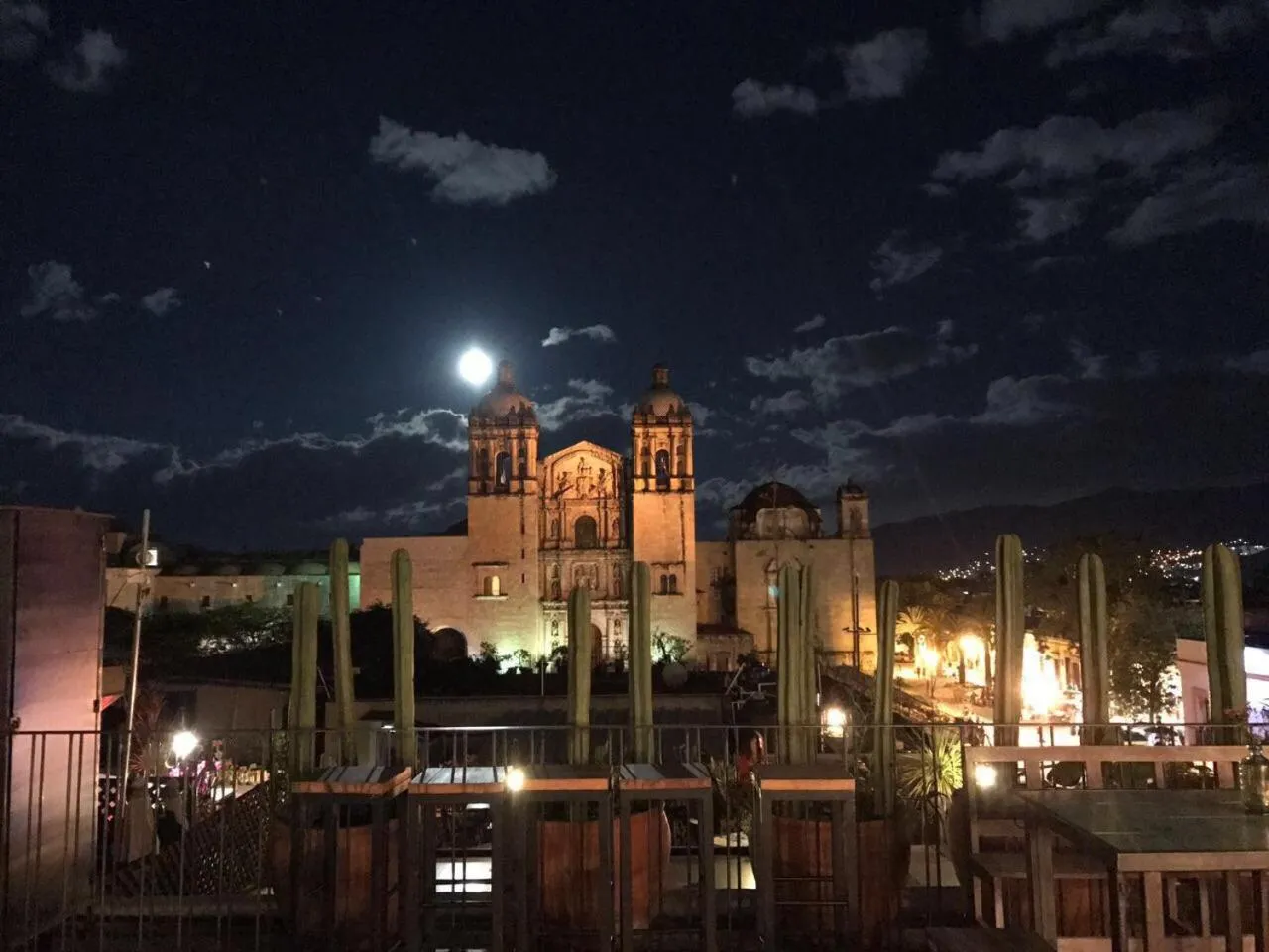 Property building in Hotel Los Amantes