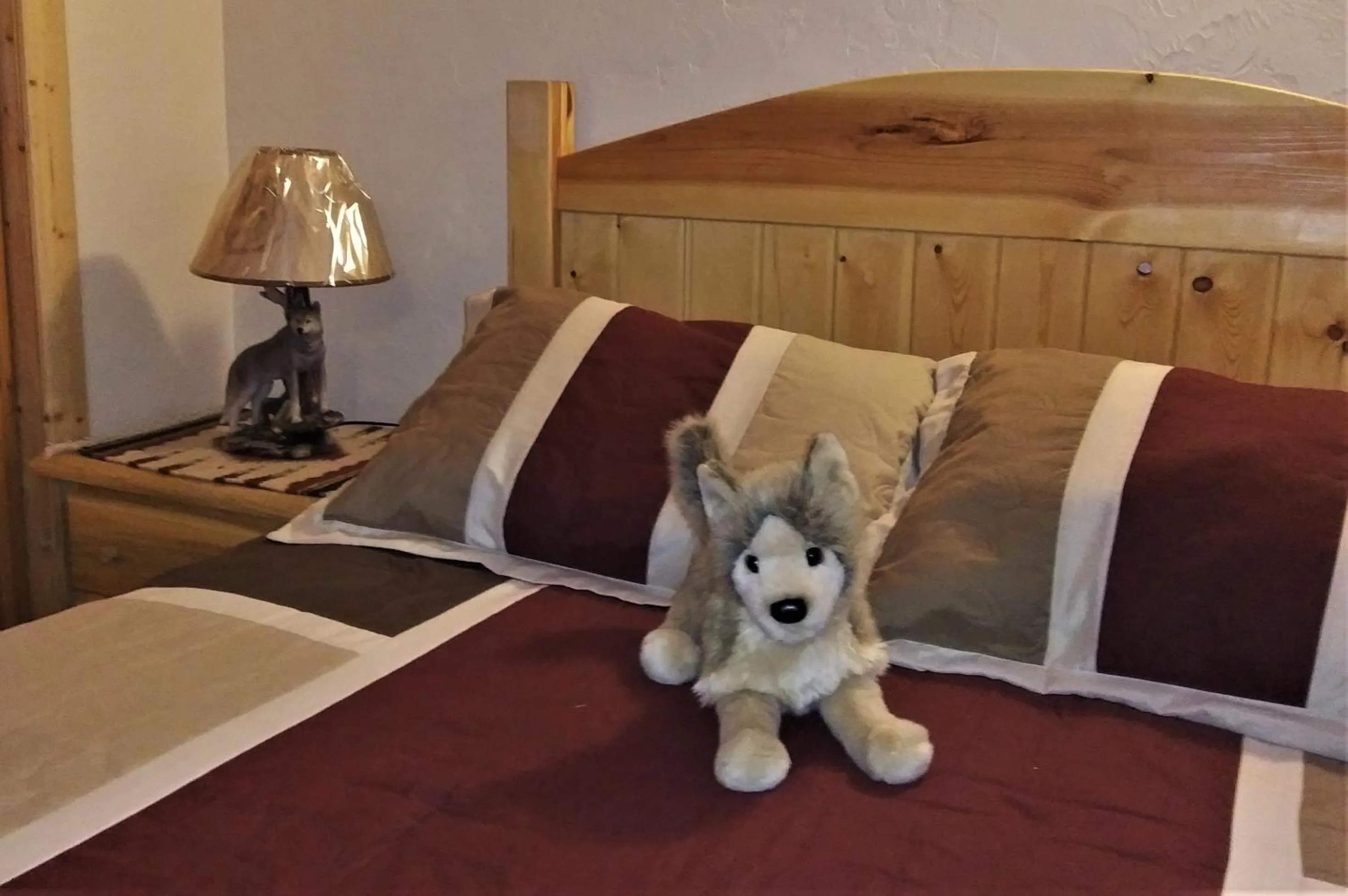 Bed in The Hideaway Lodge