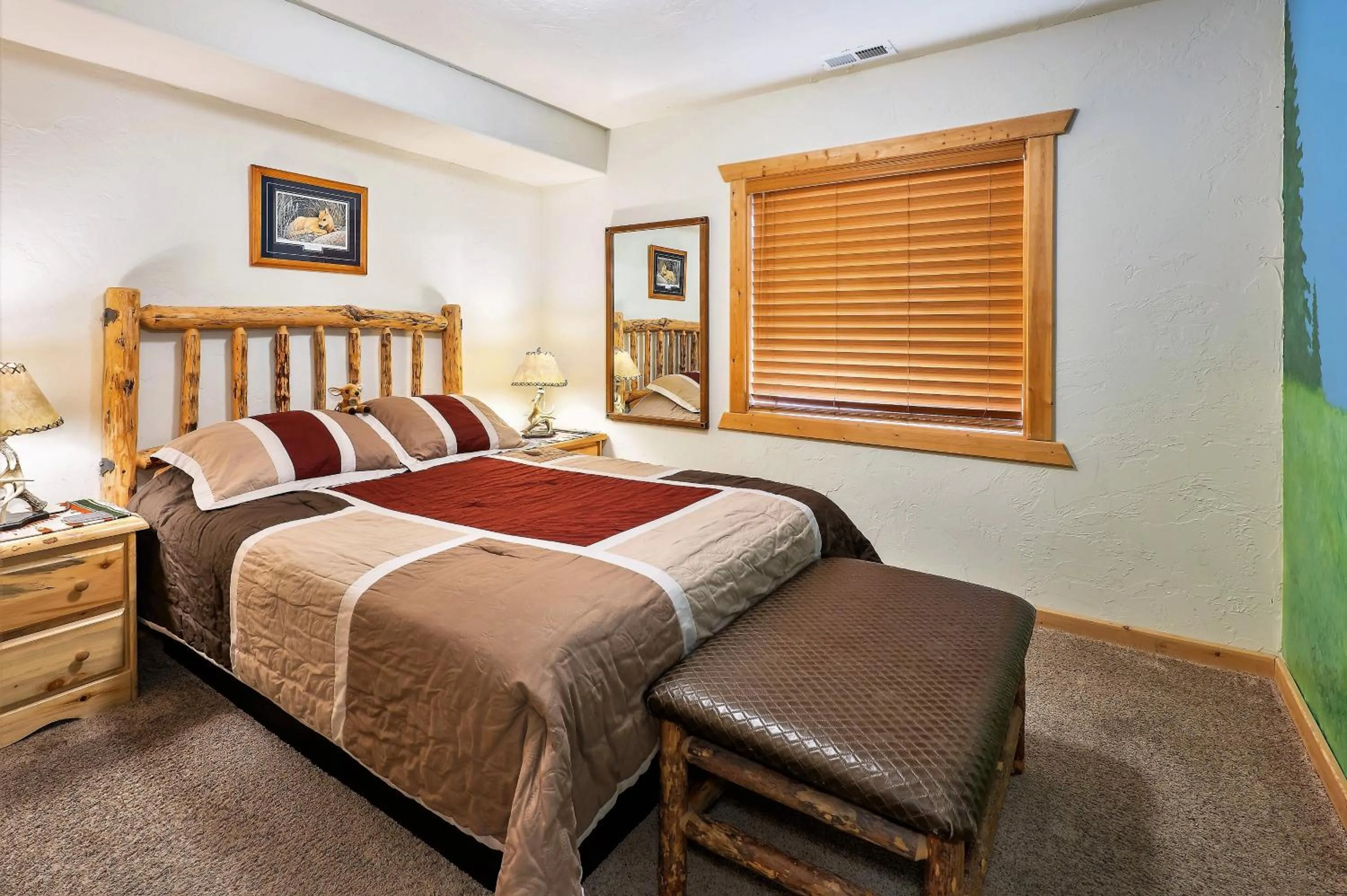 Bed in The Hideaway Lodge