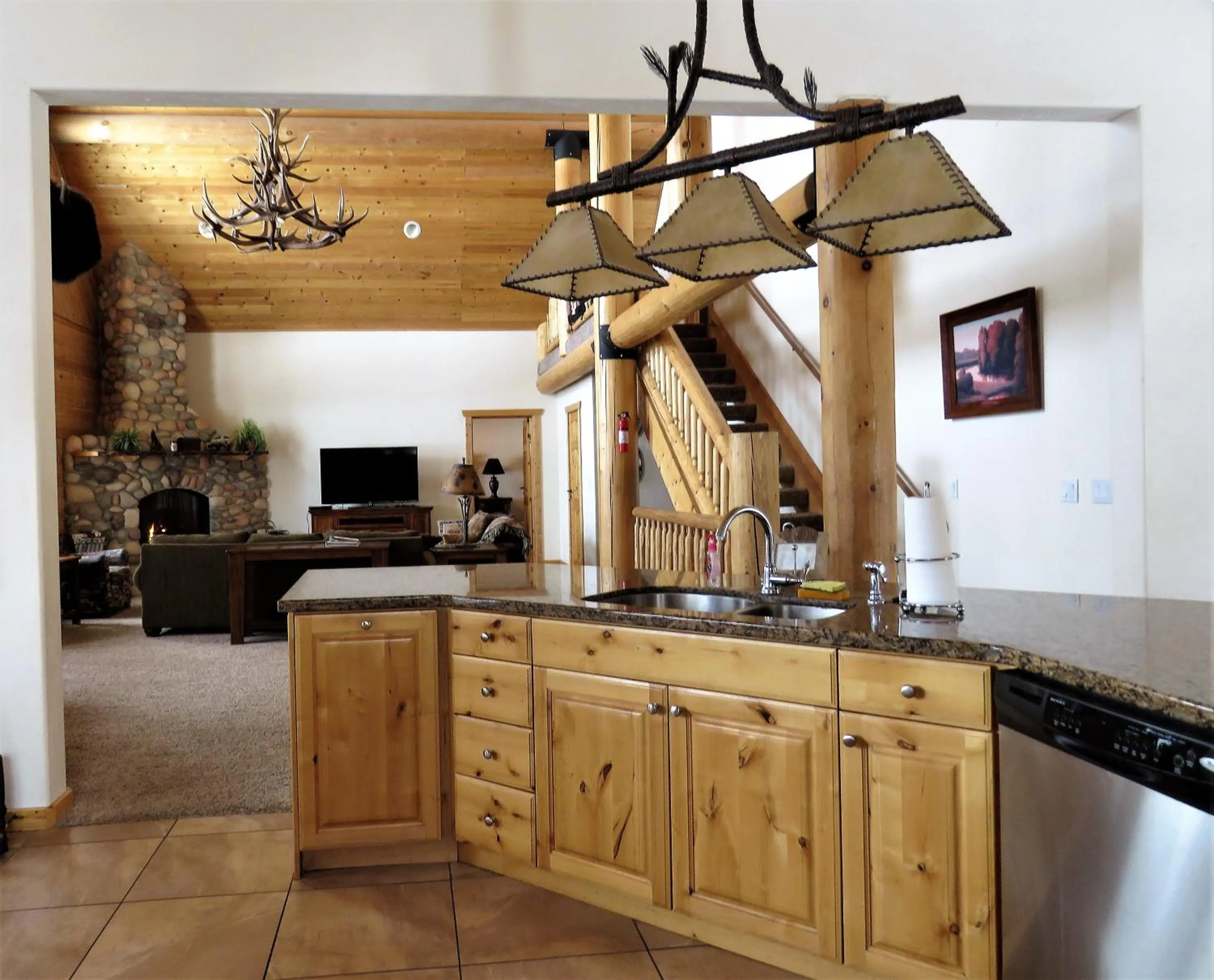 Kitchen or kitchenette in The Hideaway Lodge