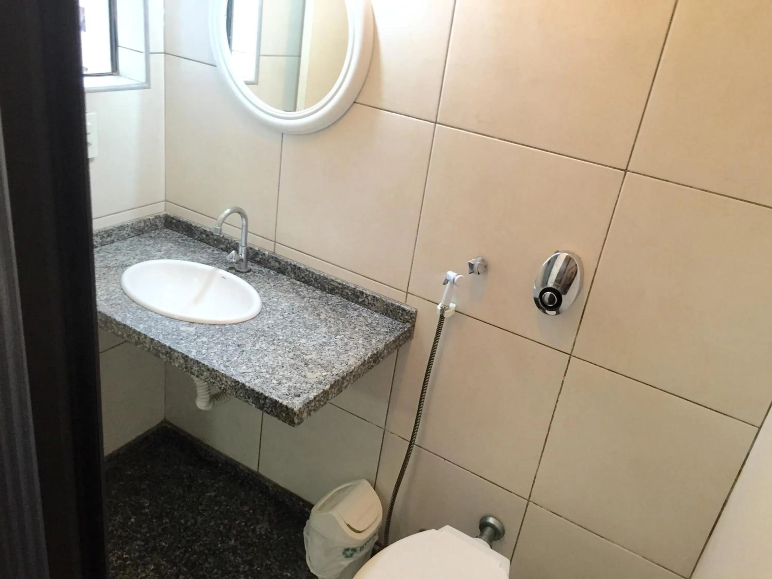 Bathroom in Atlântico Flat Residence