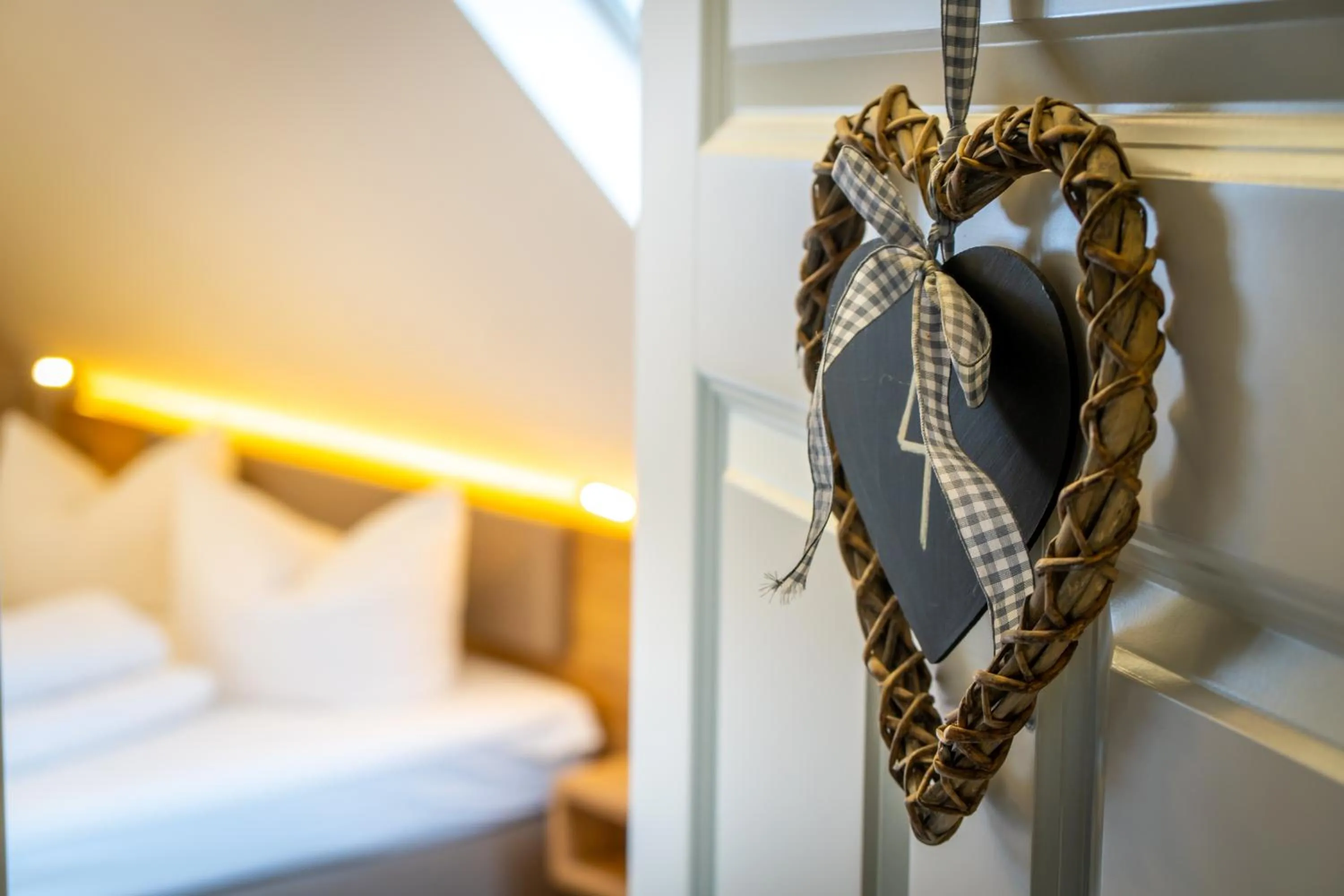 Photo of the whole room, Bed in Landhotel Zur Grünen Kutte