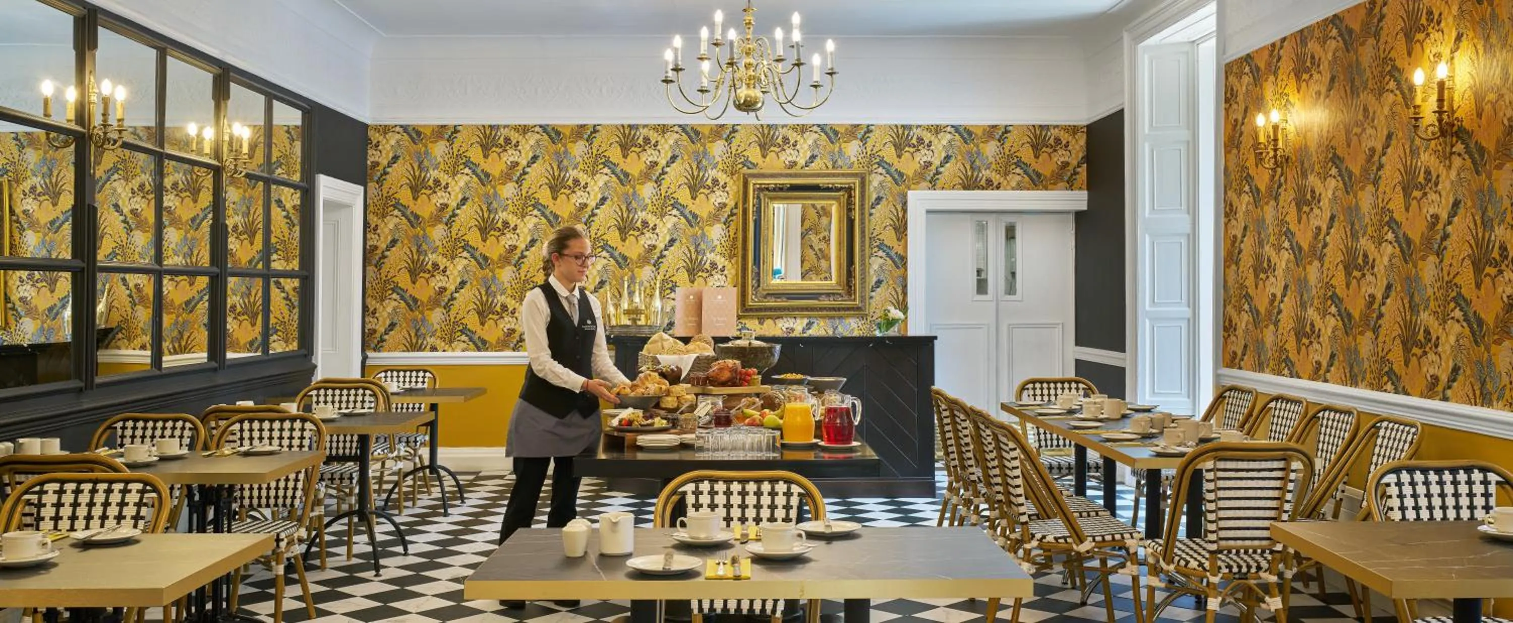 Restaurant/places to eat in Summerhill House Hotel